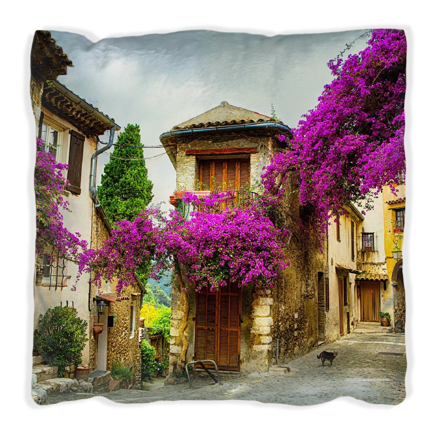 Wallario Dekokissen Malerische Stadt in der Provence mit bunten Blumen, handgenäht