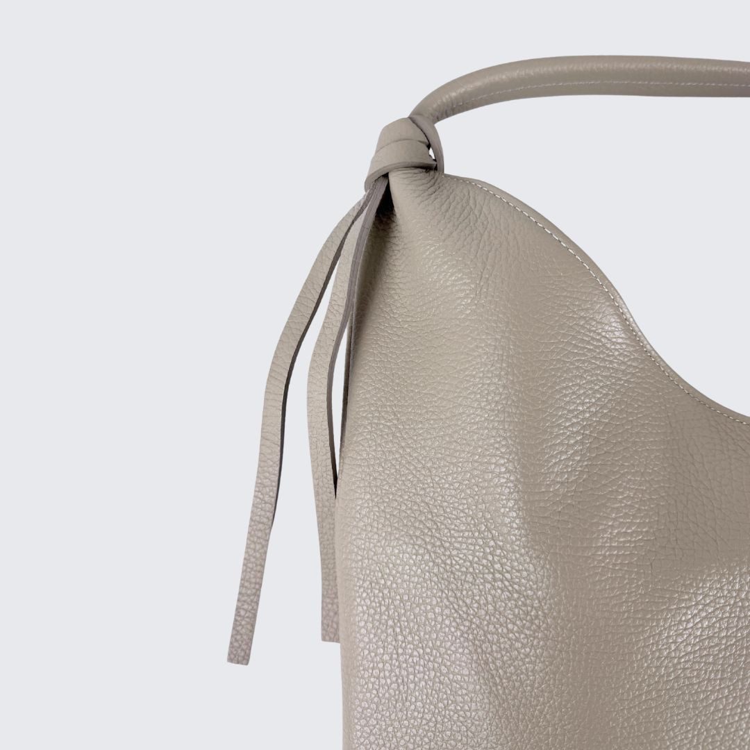 MAONI Schultertasche Leder, Made in Italy, passend für A4 und Laptop