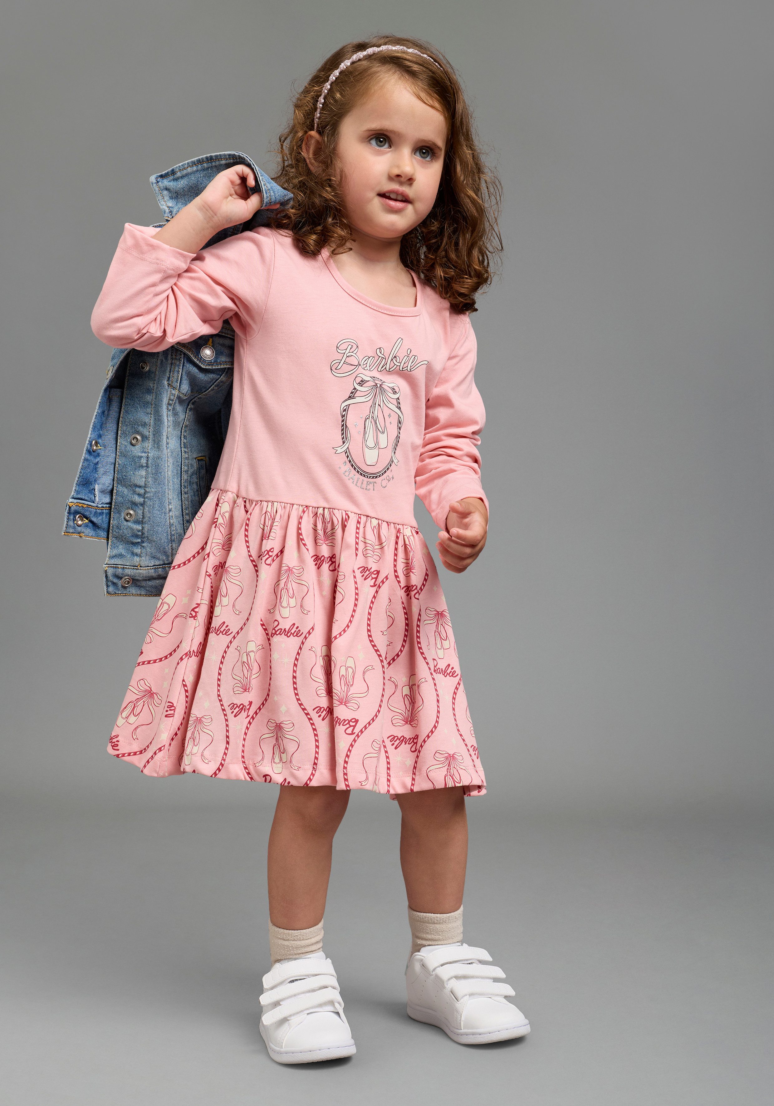 KIDSWORLD Jerseykleid BARBIE Glitzerdruck Kleid, Mattel BARBIE Nussknacker Shirtkleid mit Glitzerdruck, kniefrei