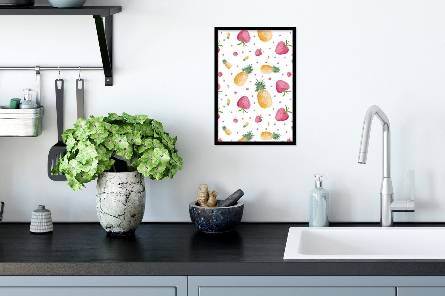 MuchoWow Poster Ananas - Erdbeeren Wandposter, (1 Bilderrahmen Gerahmtes Bilder, St), Schwarzem - Poster, Aquarell, Wanddeko