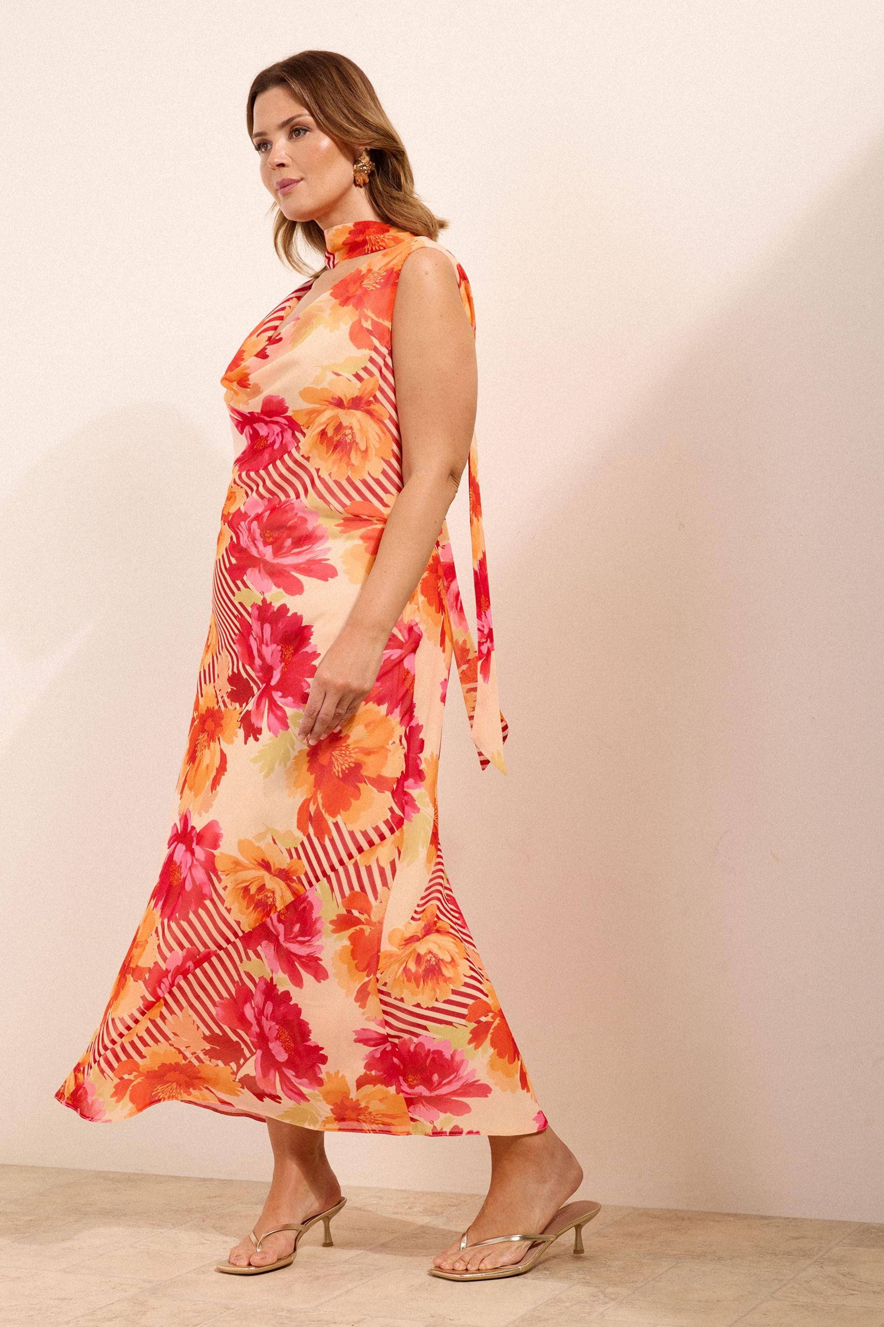 Friends Like These Maxikleid Friends Like These Maxikleid, Chiffon, Curve (1-tlg)
