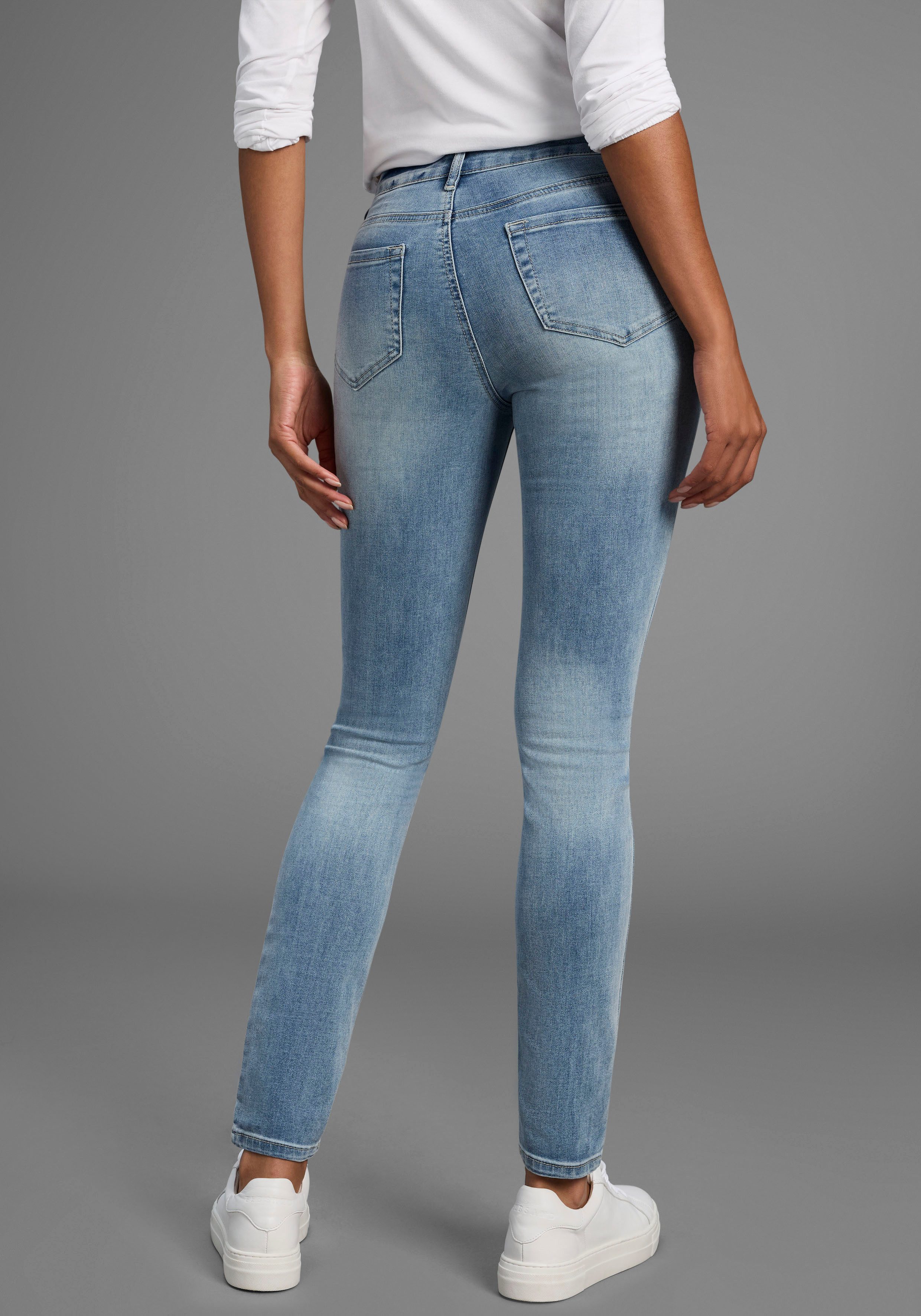 Arizona Skinny-fit-Jeans Ultra-Stretch extra-enger Beinverlauf, normale Leibhöhe, mit Eingrifftaschen