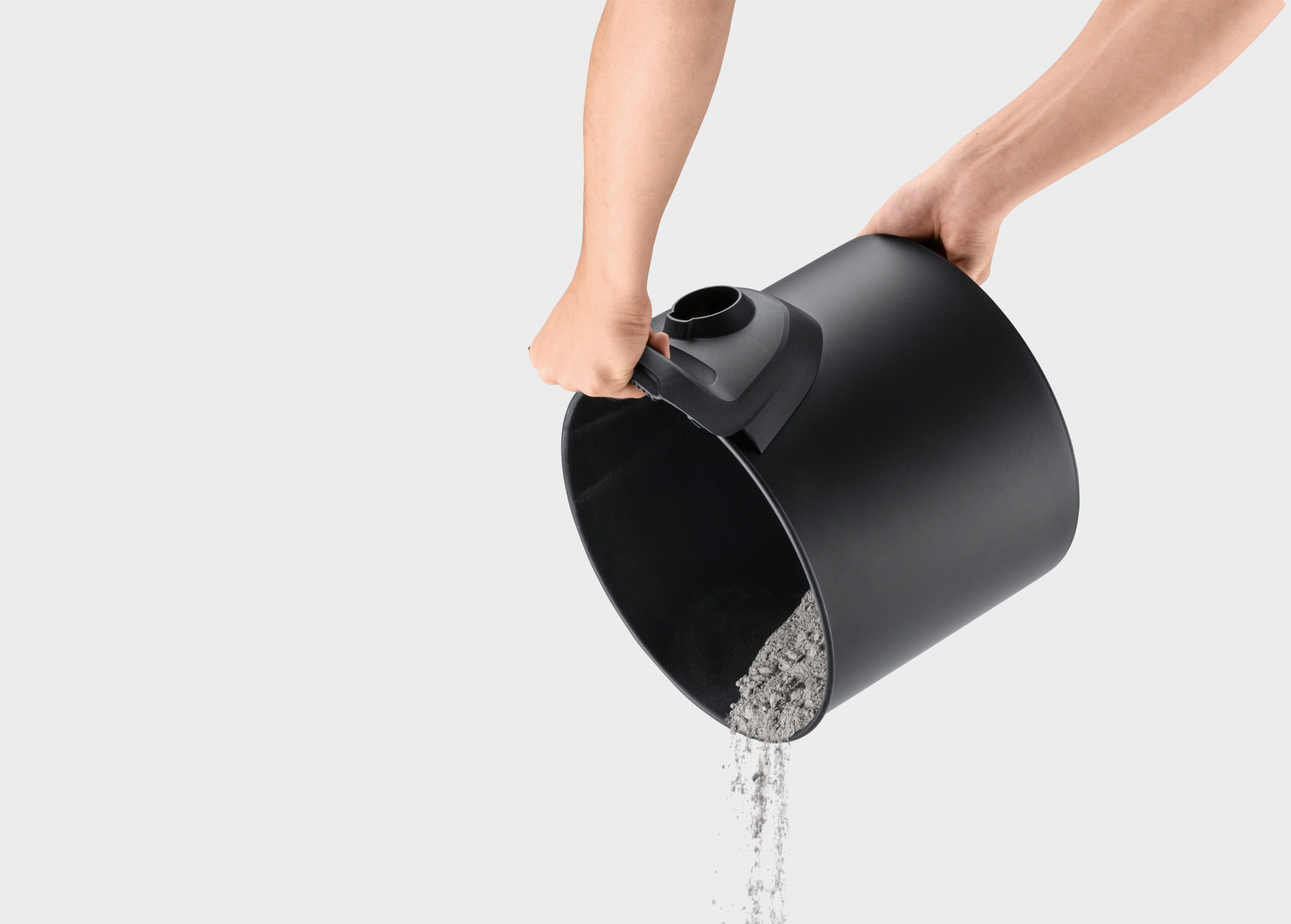 KÄRCHER Aschesauger AD 2, 600 W, beutellos, 14 l Metallbehälter, 1,2 m Saugschlauch, integrierte Filterabreinigung