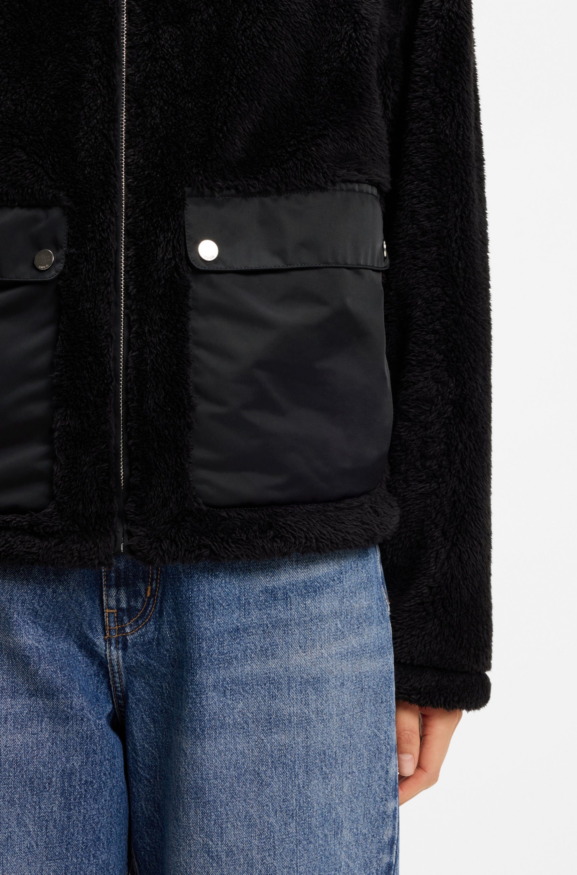 HUGO Fellimitatjacke Fayla mit aufgesetzten Taschen, Relaxed Fit