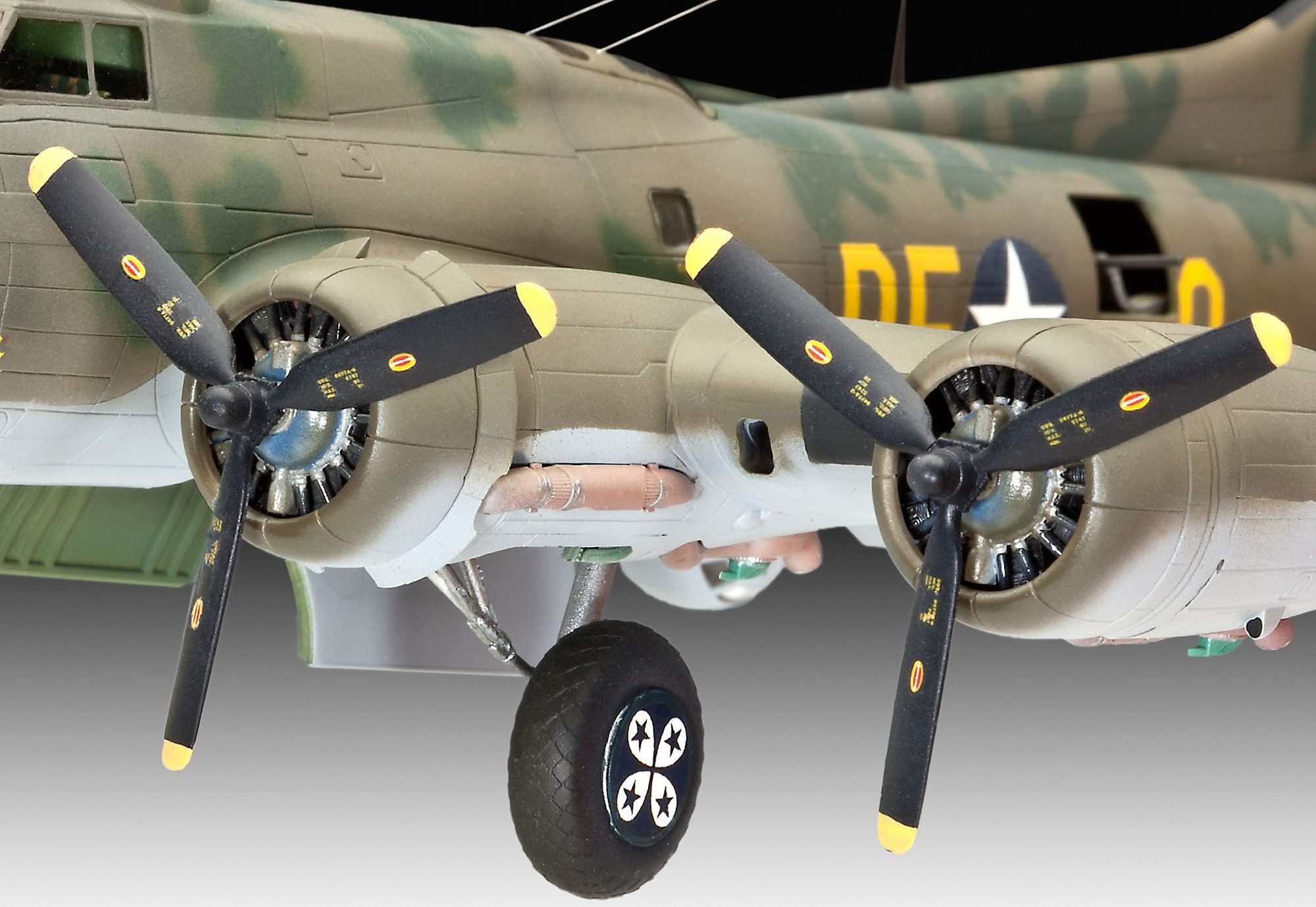 Revell® Modellbausatz B-17 Memphis Belle, Maßstab 1:72, Made in Europe
