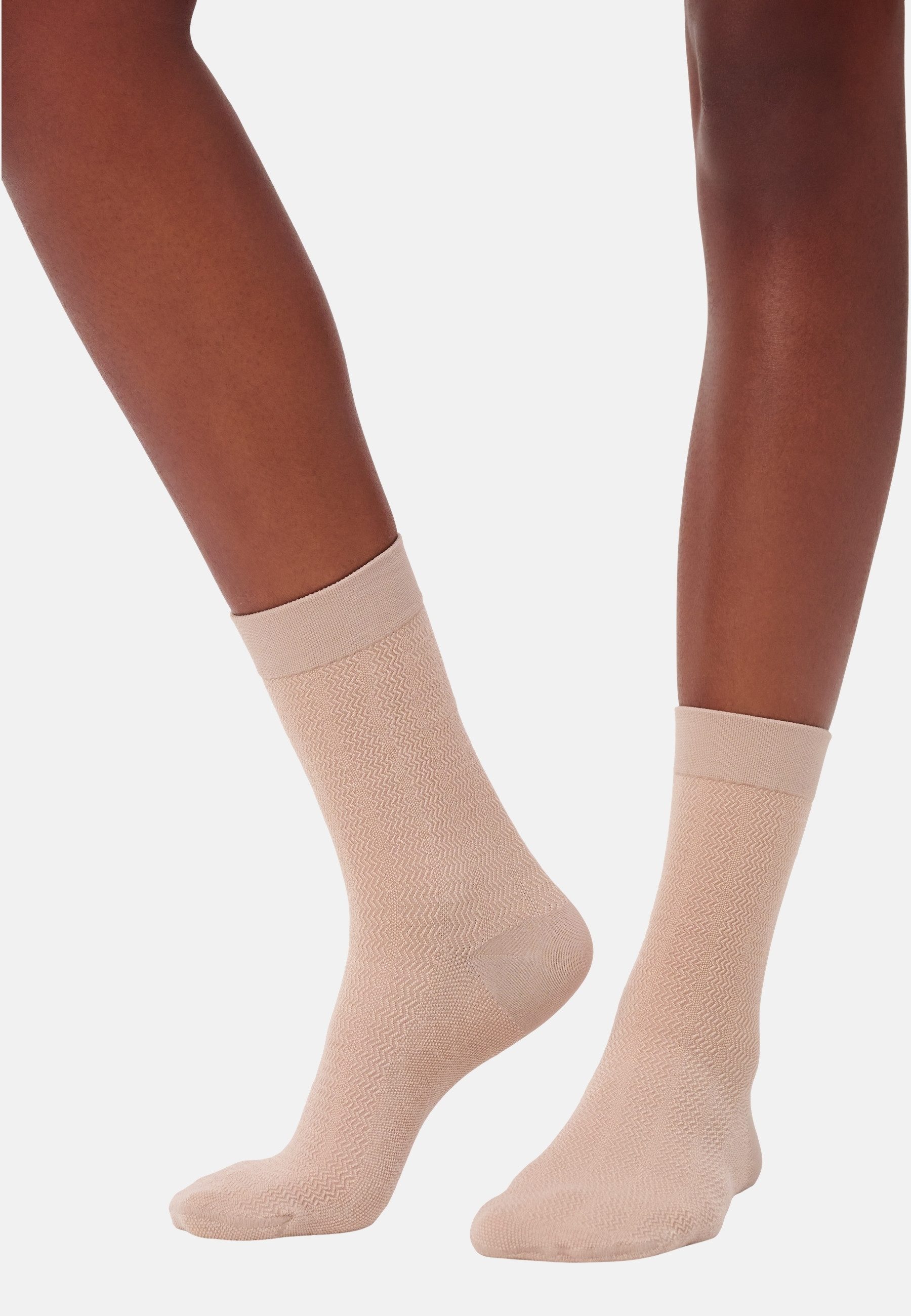 ITEM m6 Sneakersocken SNEAKER CASHMERE CONSCIOUS Kaschmir und Seide, ultraweich, breites Bündchen, rutschfest