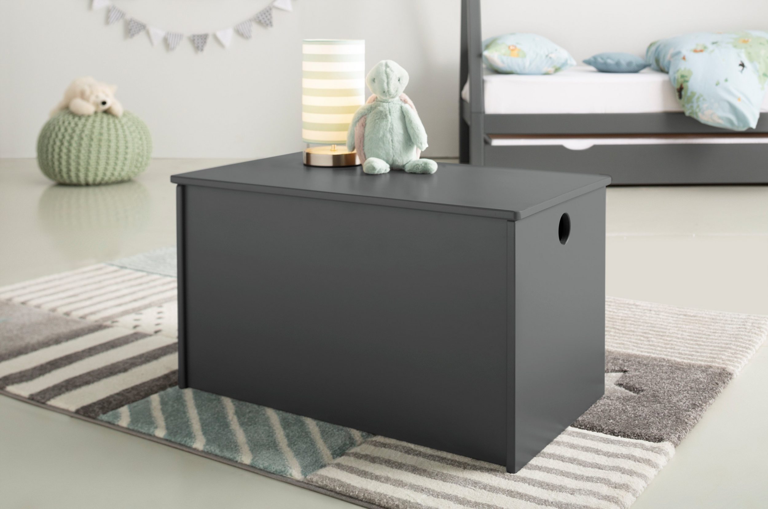 loft24 Spielzeugtruhe Allie - Truhe Holztruhe Kiste Rollcontainer Aufbewahrungsbox, Kiefer Massivholz, Landhausstil, mit Rollen