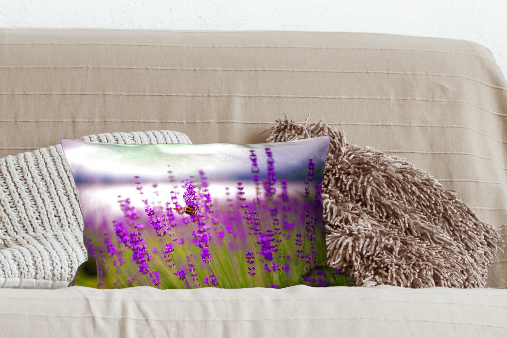 MuchoWow Dekokissen Lavendel mit mit Dekokissen Füllung, Wohzimmer Biene, Zierkissen, Dekoration, Schlafzimmer