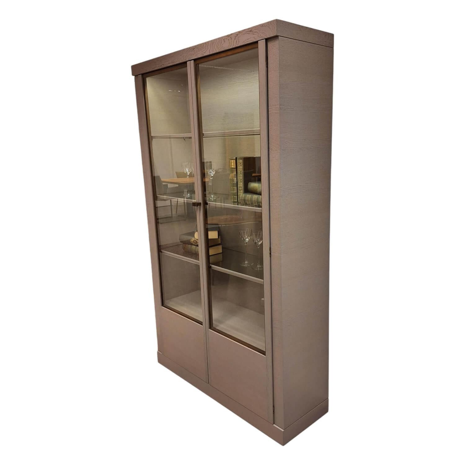 FORM EXCLUSIV Standvitrine Vitrine Madison 2-türig Korpus Eiche Grau Gebeizt Türen Glas