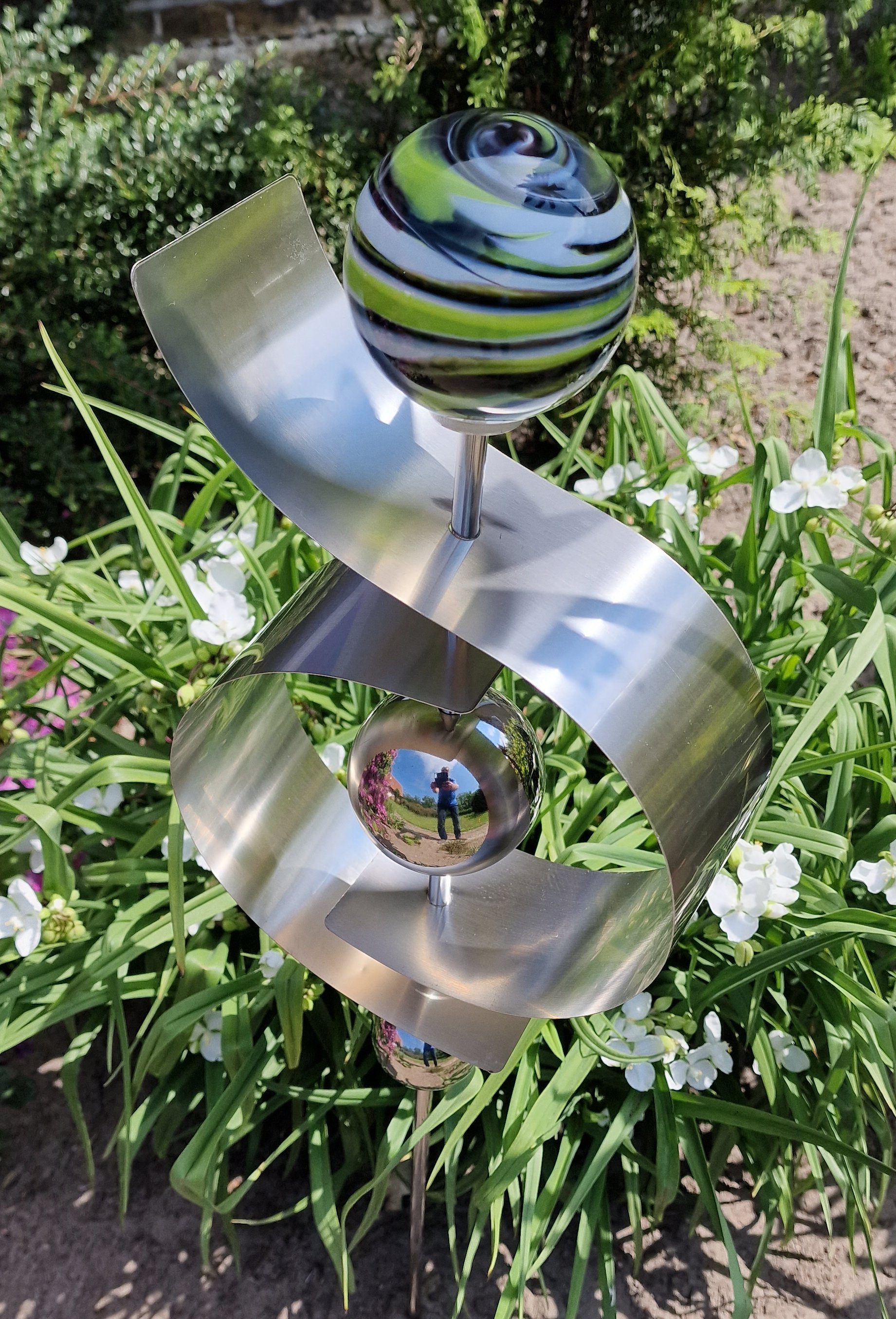 Jürgen Bocker Garten-Ambiente Gartenstecker Glaszauber Jupiter aus Edelstahl 100 cm Beetstecker Garten Glaskugel Verde