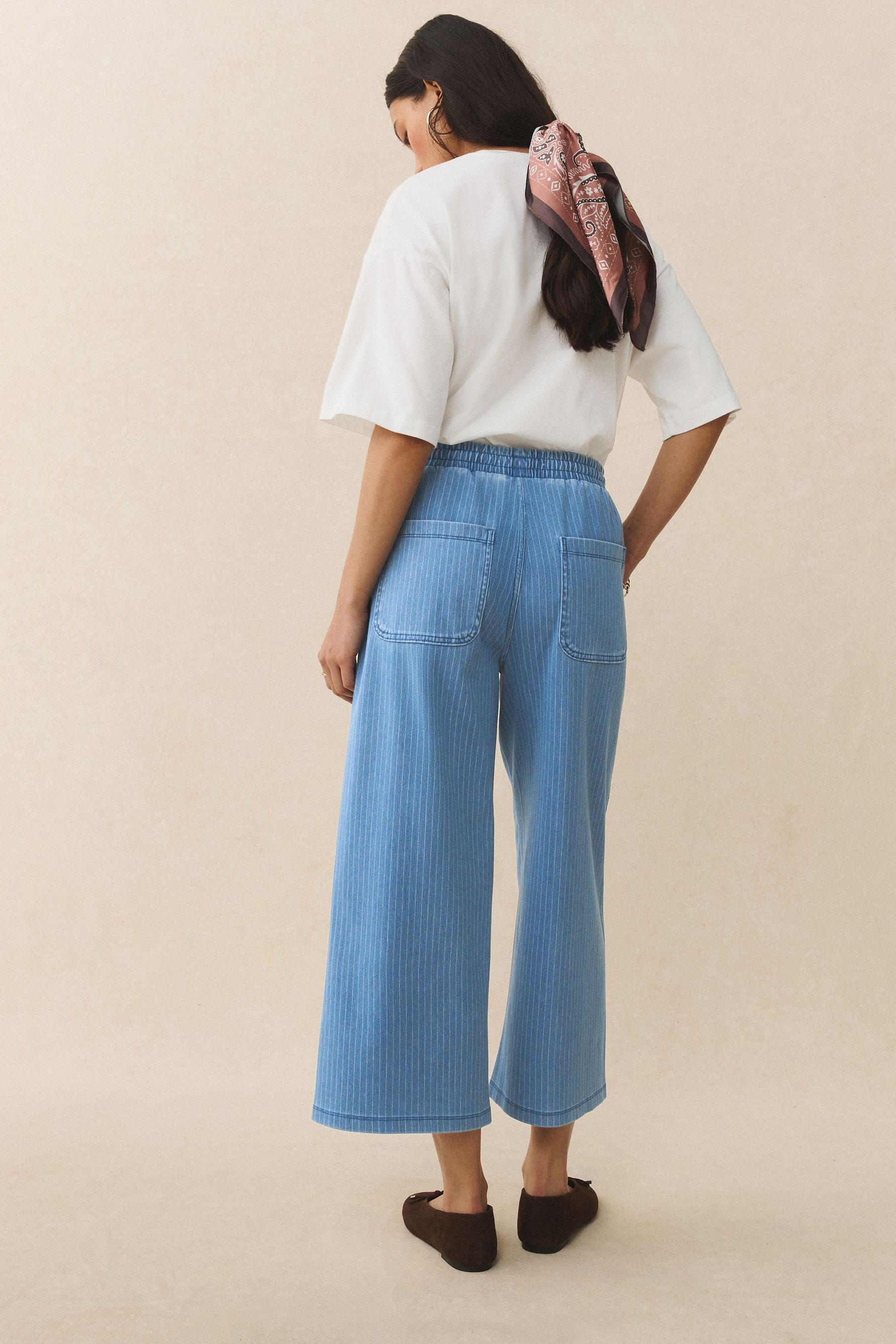 Next Caprijeans Verkürzte Denim-Jogginghose mit weitem Bein (1-tlg)