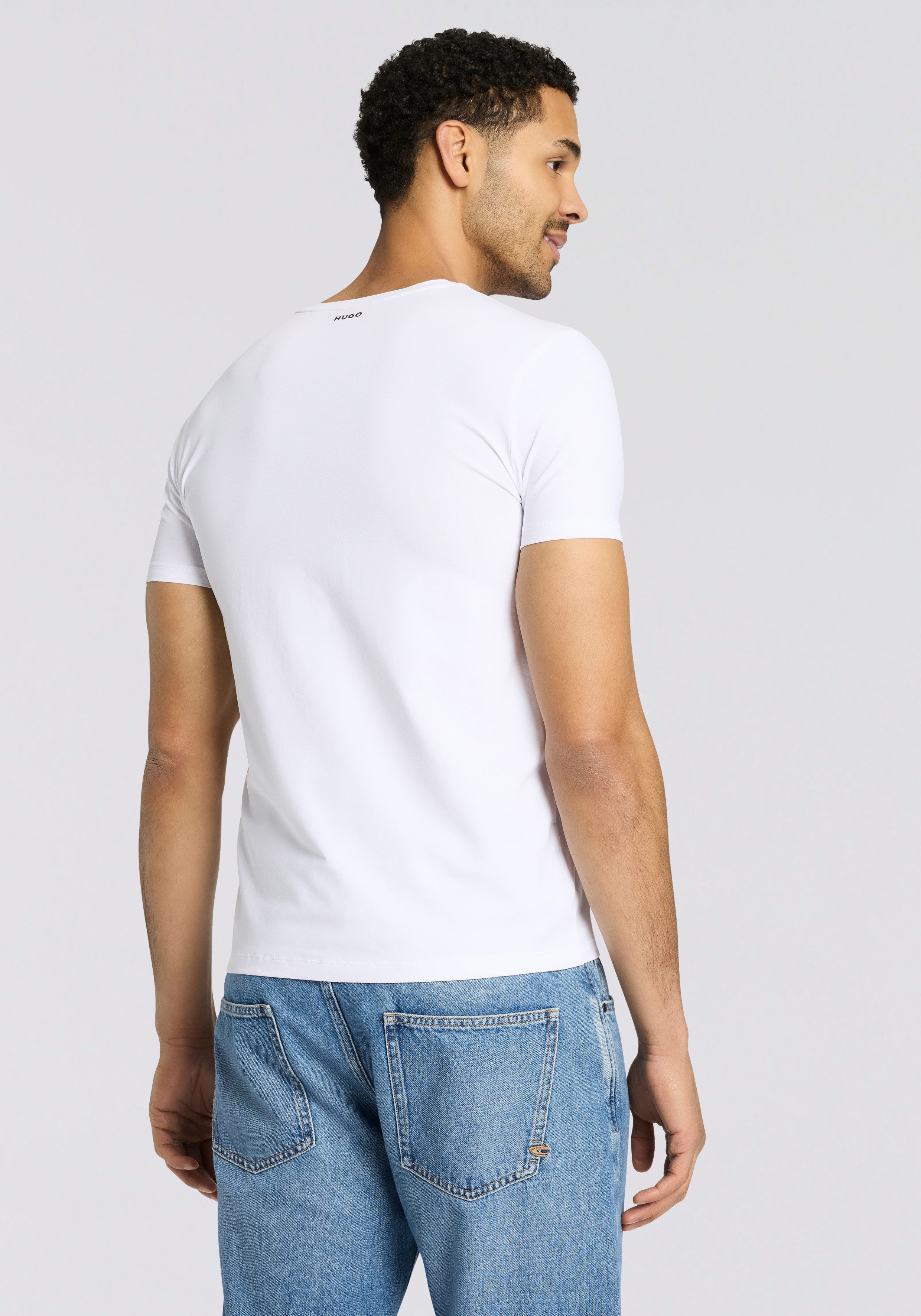 HUGO T-Shirt HUGO-V (Packung, 2er) V-Ausschnitt, Slim-Fit, HUGO Logo-Print