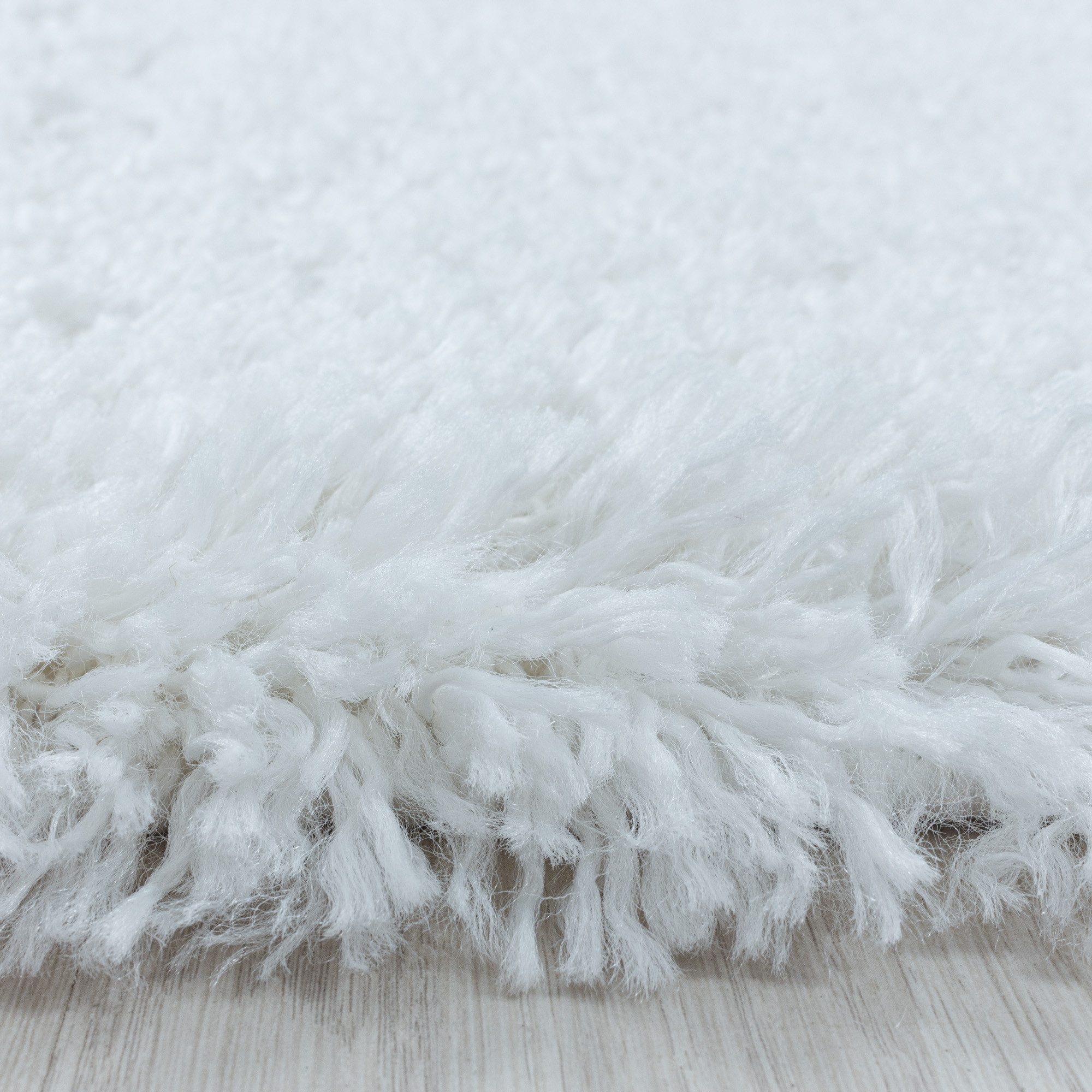KADIMA DESIGN Teppich Shaggy Uni Style Polypropylen Wohnzimmer Teppich Hochflor, Rund, Höhe: 52 mm, Handwäsche, Rücken aus Jute, Gekettelt, 57600 Points/m2, 80x80cm