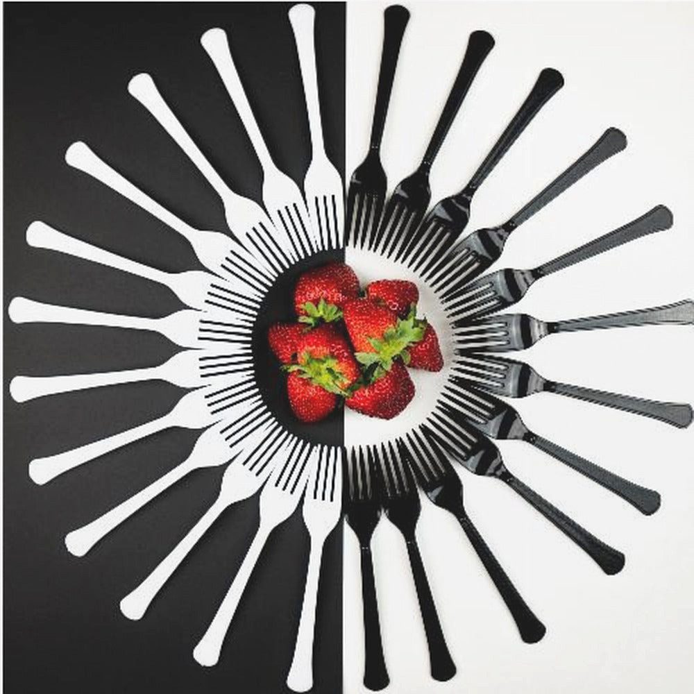Papermoon Poster "Strawberry Designs" von Mike Melnotte, 250 g/m² Galeriedruck, Mit oder ohne Rahmen, brillante UV-beständige Farben, Made in Germany