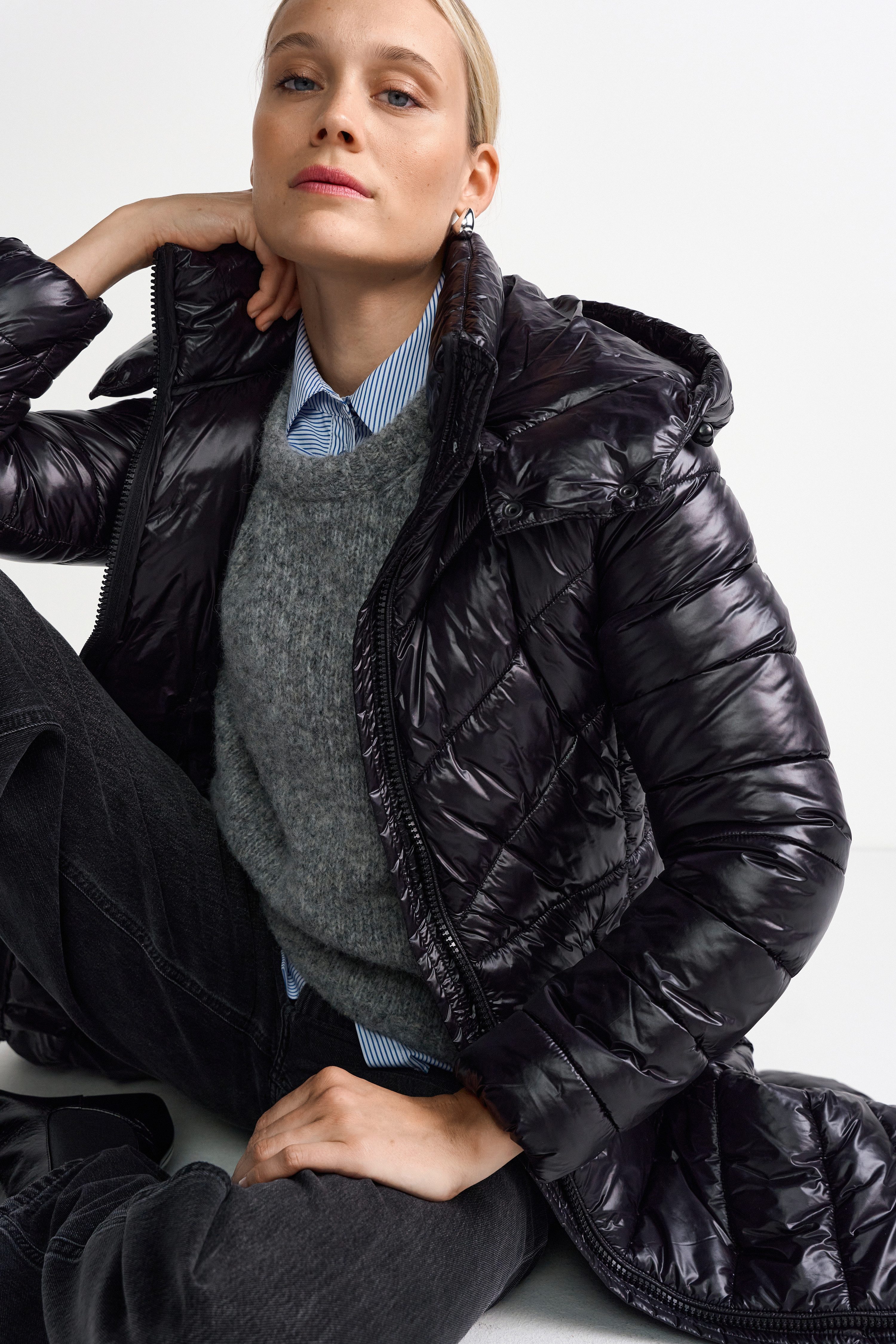 RICHROYAL Steppmantel mit glänzenden Finish, slim fit, mit Reißverschlüssen an den Seiten