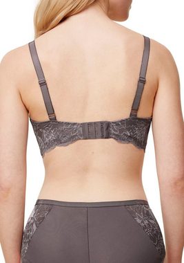 Triumph Schalen-BH Amourette Charm T P Cup B-D, mit feinen Spitzeneinsätzen, Basic Dessous