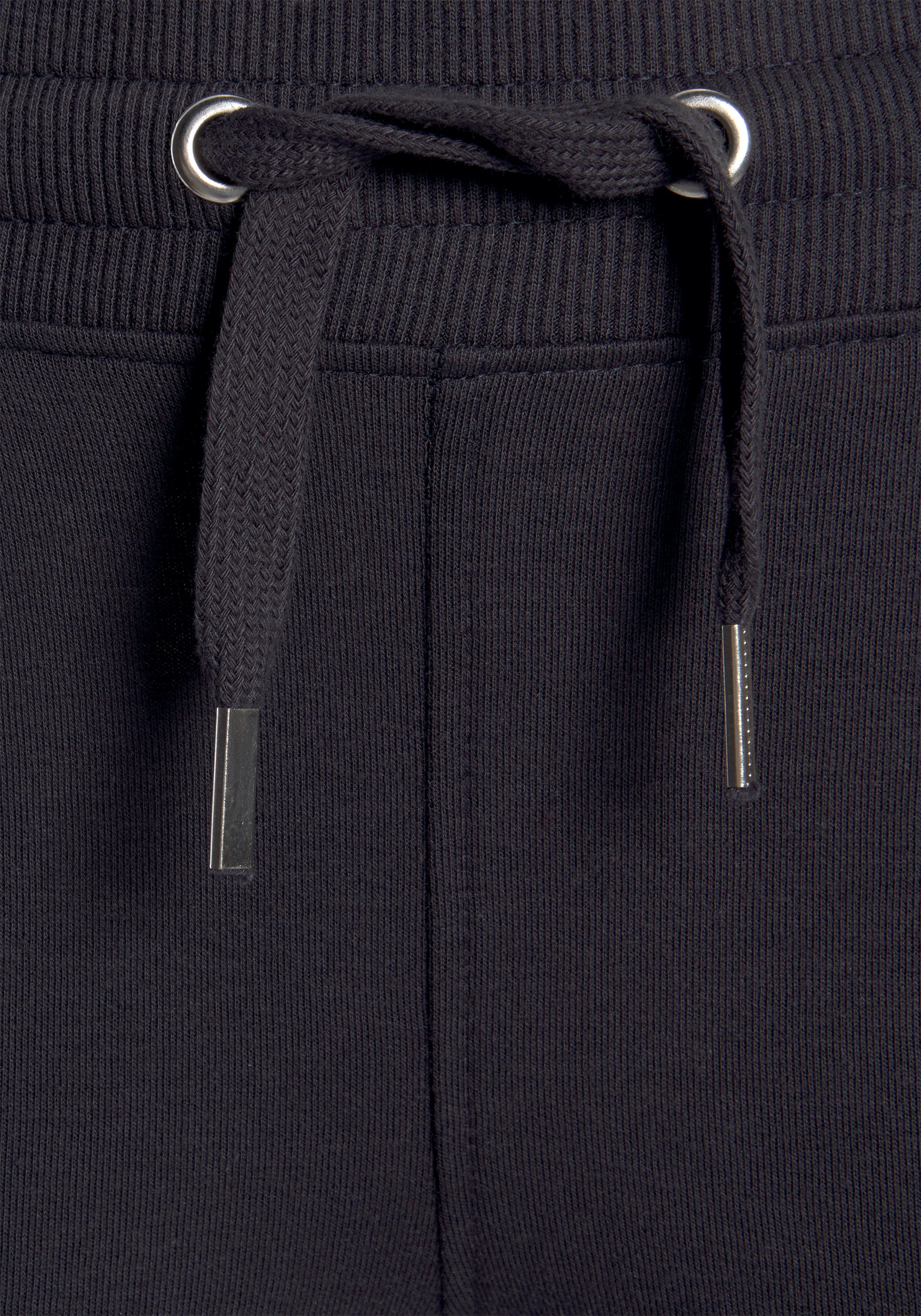 H.I.S Sweathose mit Reißverschluss am Beinsaum. Ideal für Sport- und Freizeit.