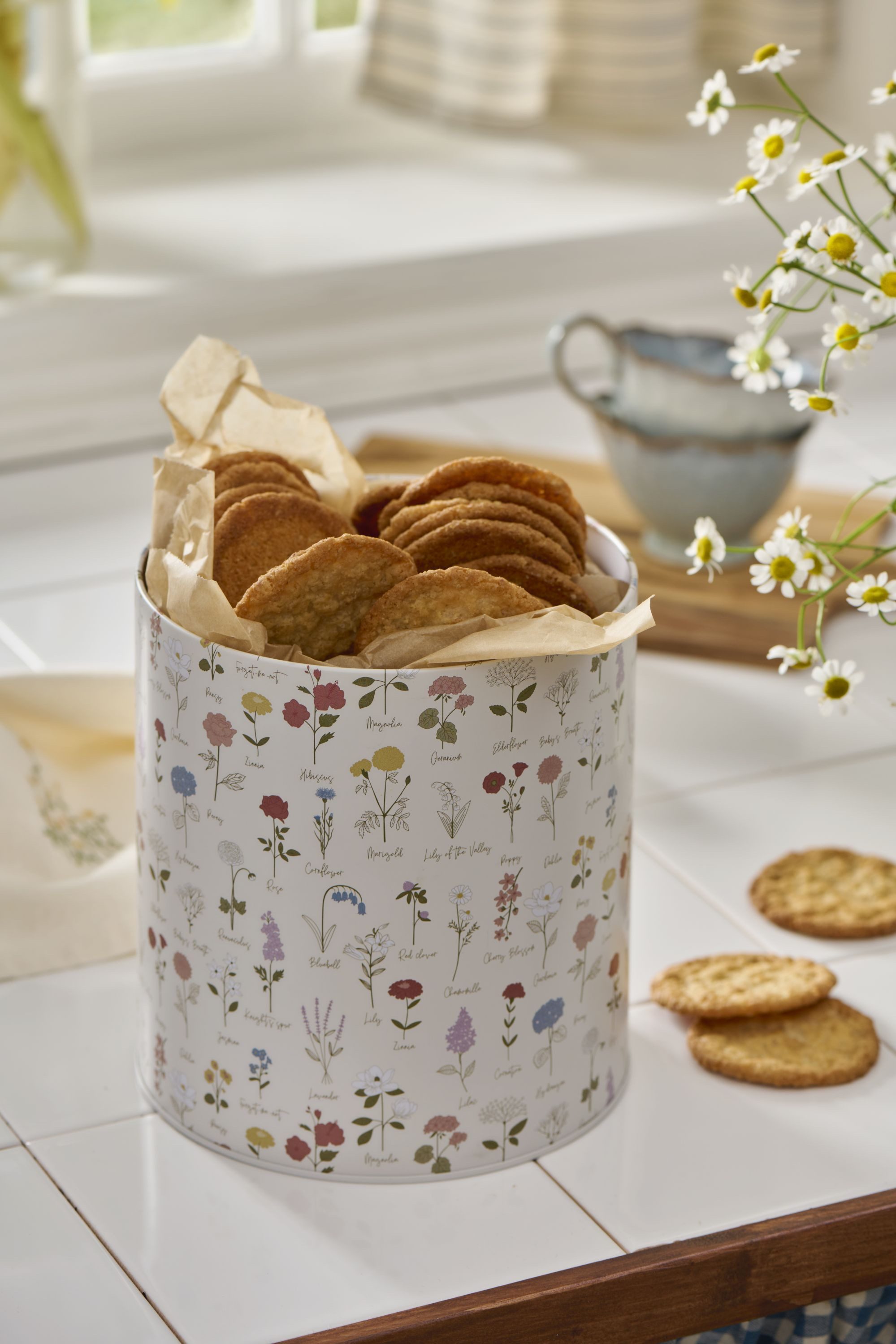 Ib Laursen Vorratsdose Ib Laursen - Vorratsdose Dose mit Deckel Blumenmuster H18xD17cm
