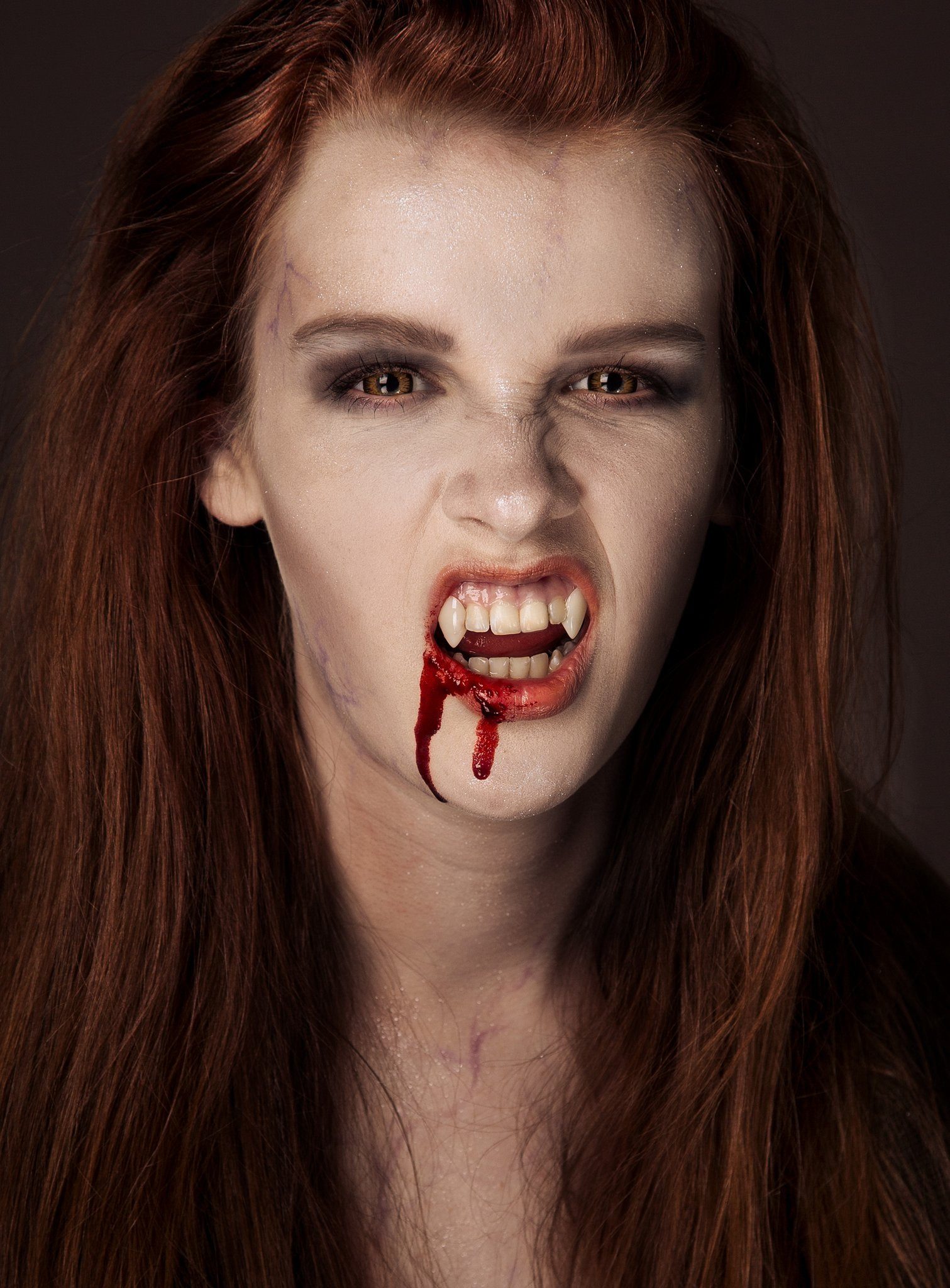 Maskworld Theaterschminke Make-up Set Teen Vampir, Halloween Schminkset mit perfekt abgestimmten Komponenten