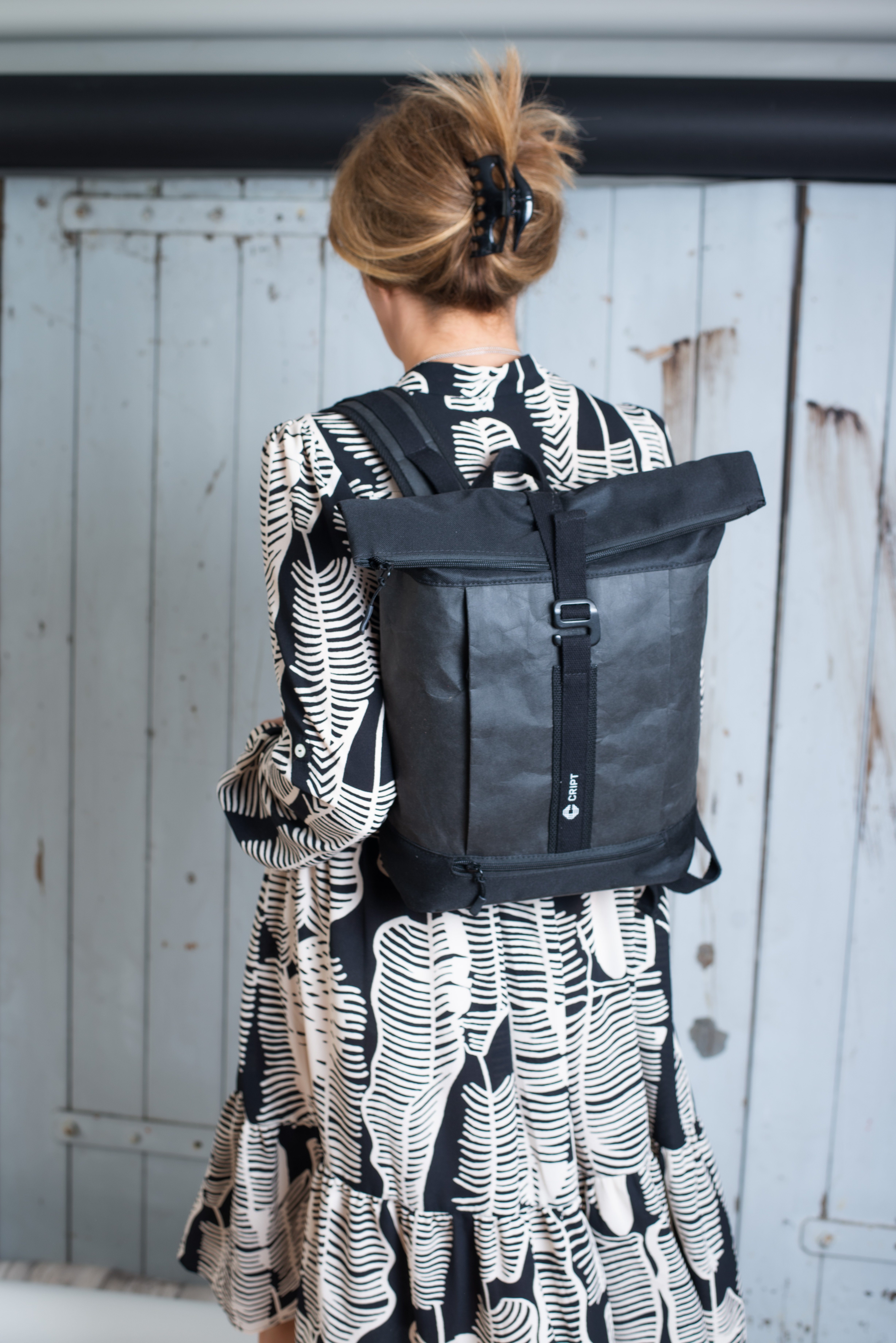 CRIPT Rucksack veggy backpack, Kraft nachhaltig leicht, ökologisch, schwarz Papier, reißfest, abwaschbar
