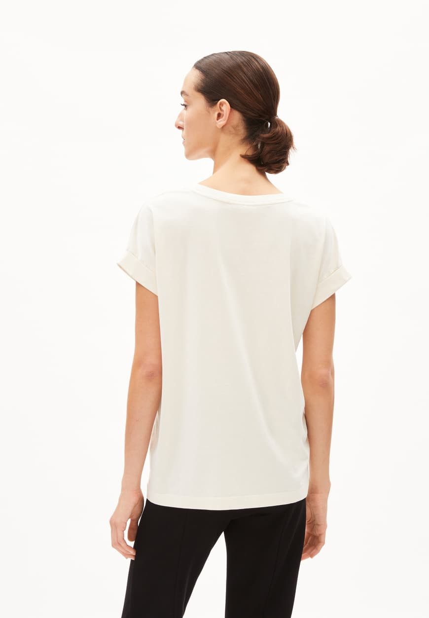 undyed