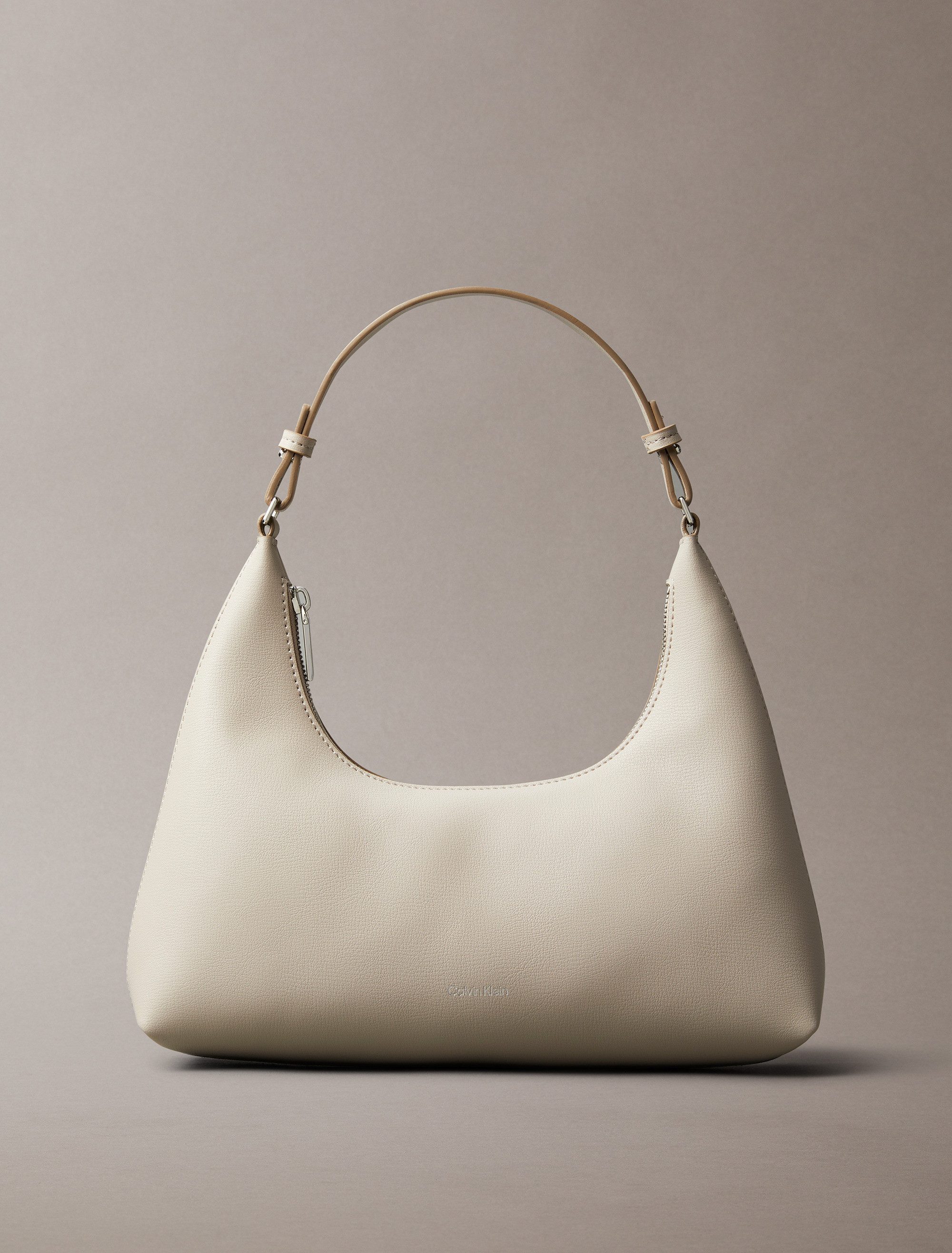 Calvin Klein Schultertasche FOIL LOGO SHOULDER BAG, Henkeltasche, Damen Handtasche, Hobo bag mit Logoschriftzug