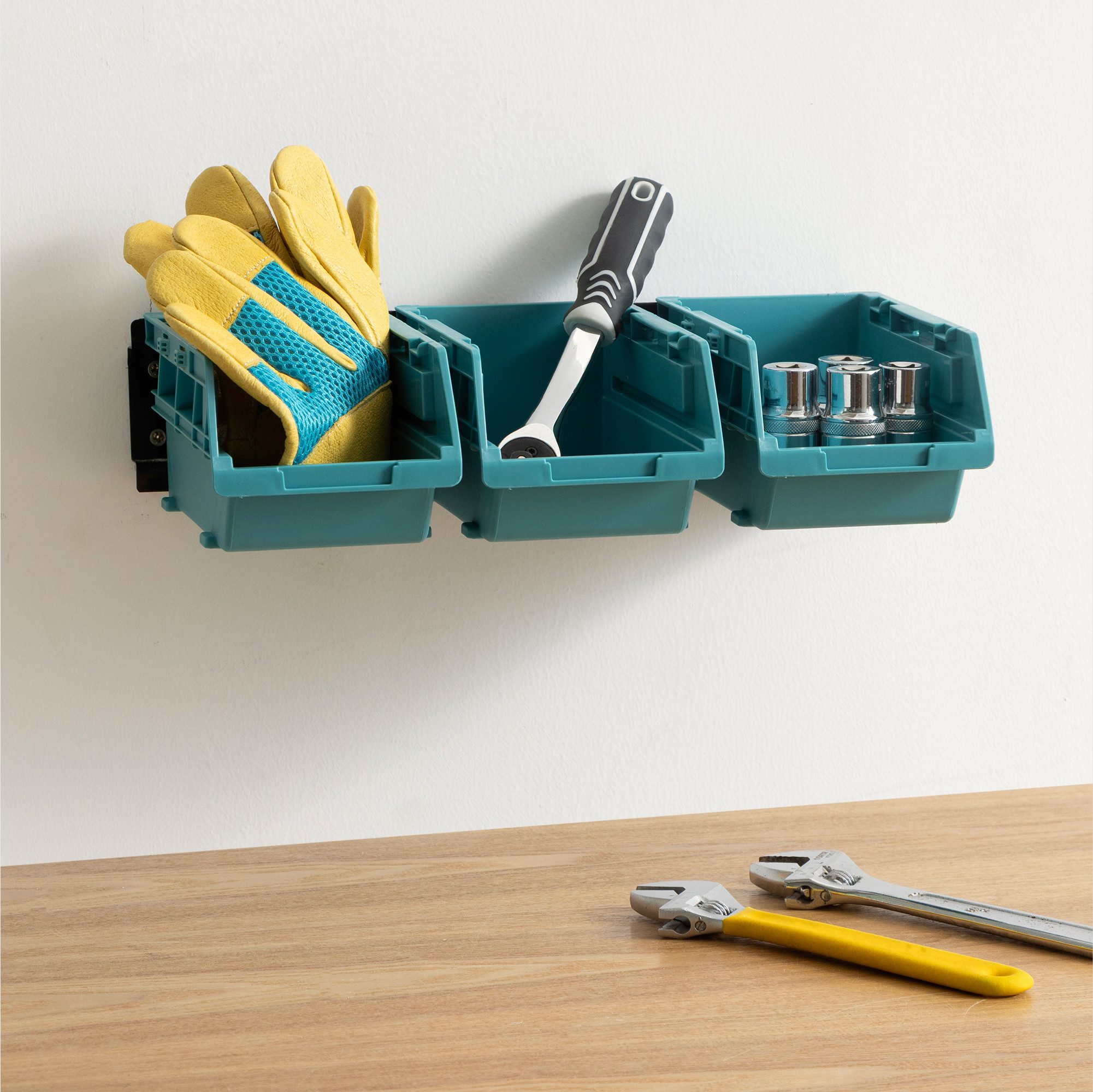 Navaris Werkzeugbox 3er Set Schrauben Sortierbox für Werkzeugwand Werkstatt Organizer (3 St), 3 Stapelboxen Schraubenregal 3 Sichtlagerkästen mit Schiene