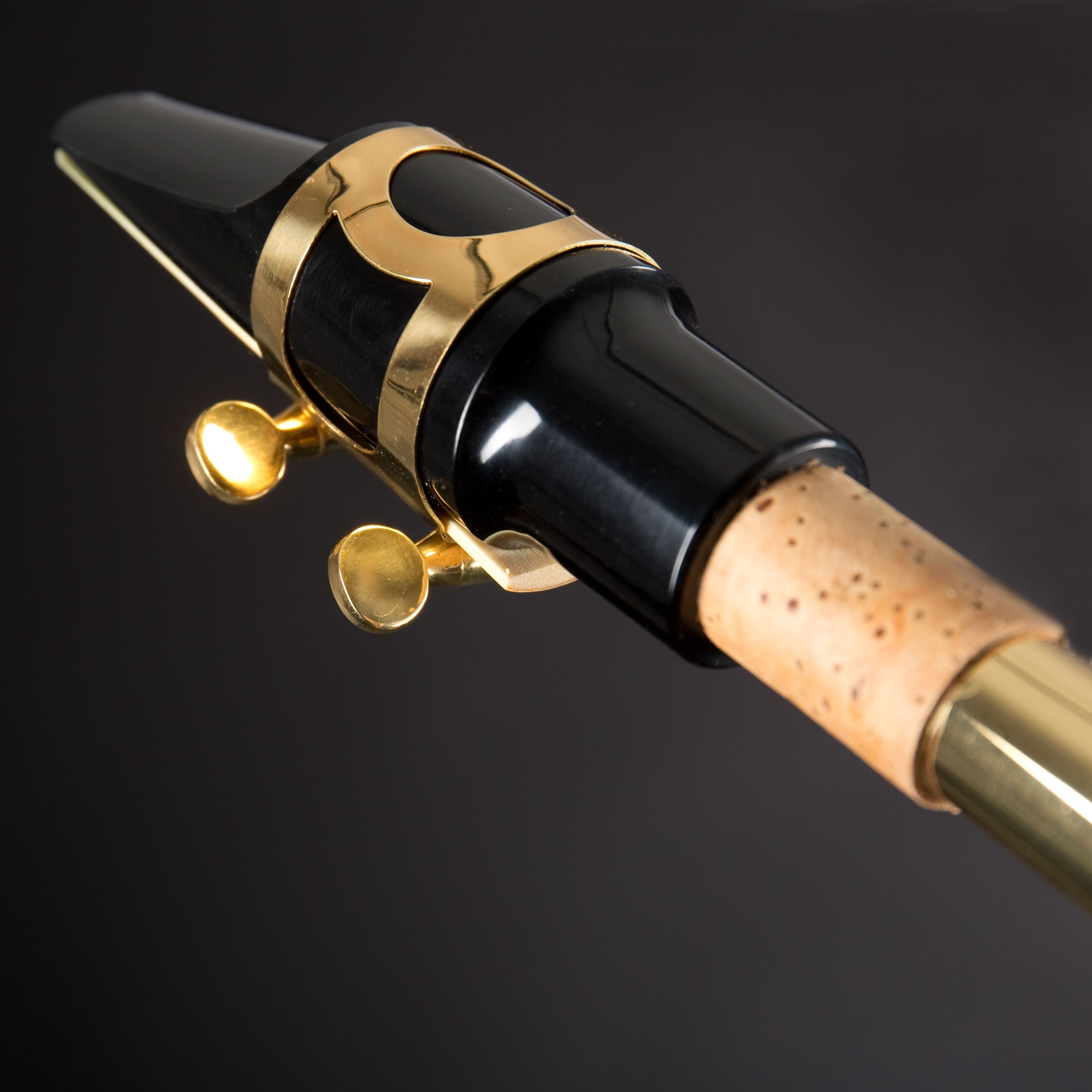 Monzani Saxophon, MZAS-350Y Alt Saxophon Professioneller Klang Leichtgängige Mechanik Pisoni Polster Inklusive Mundstück Wischer Koffer Gurt Messing Klarlack lackiert Graviert Stimmung Eb, Saxophone, Alt Saxophone, MZAS-350Y Alt Saxophon, Professioneller Klang, Leichtgängige