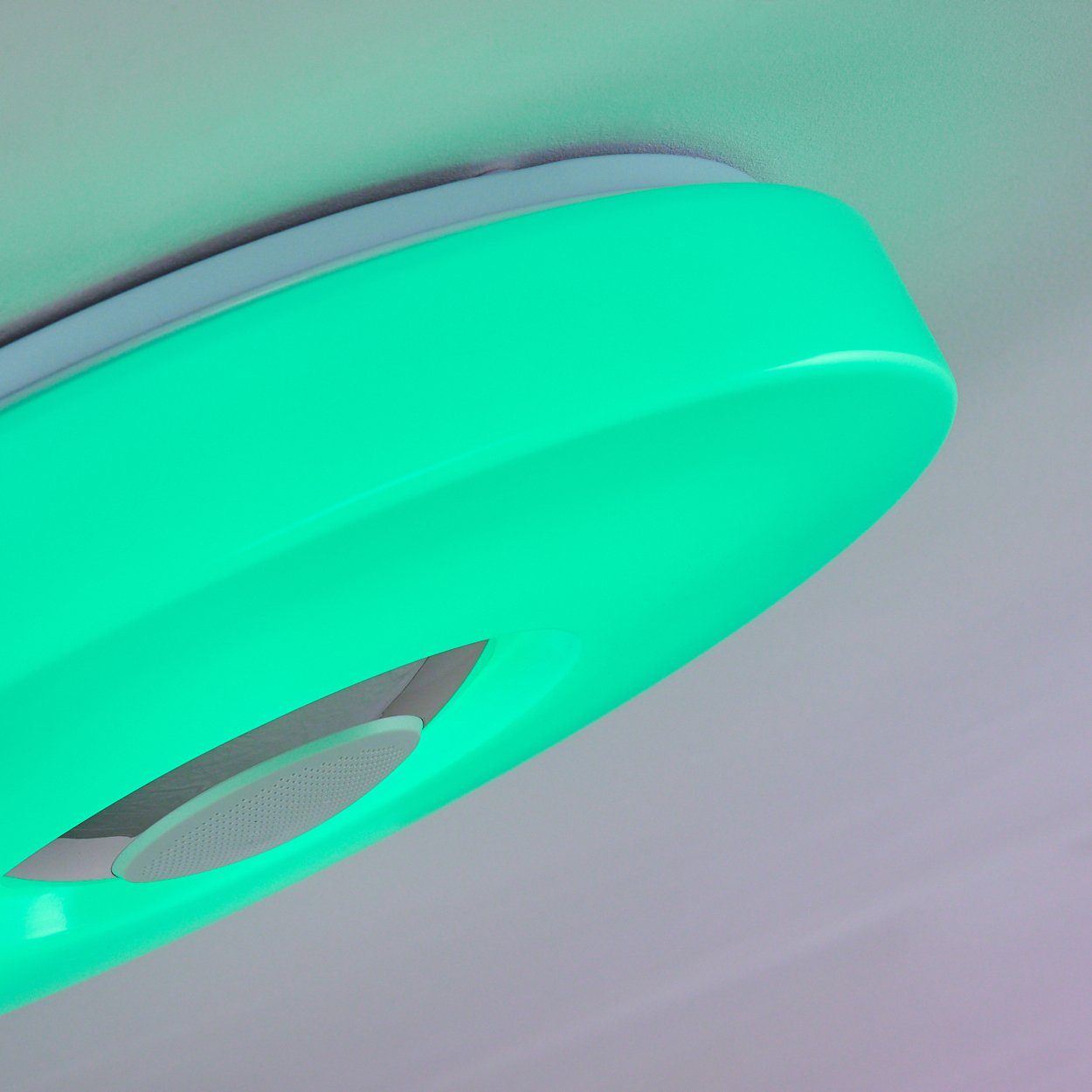 hofstein Deckenleuchte »Serini« Lautsprecher runde dimmbar Metall/Kunststoff Kelvin, in Fernbedienung Bluetooth aus und RGB mit RGB Deckenlampe Weiß, Farbwechsler