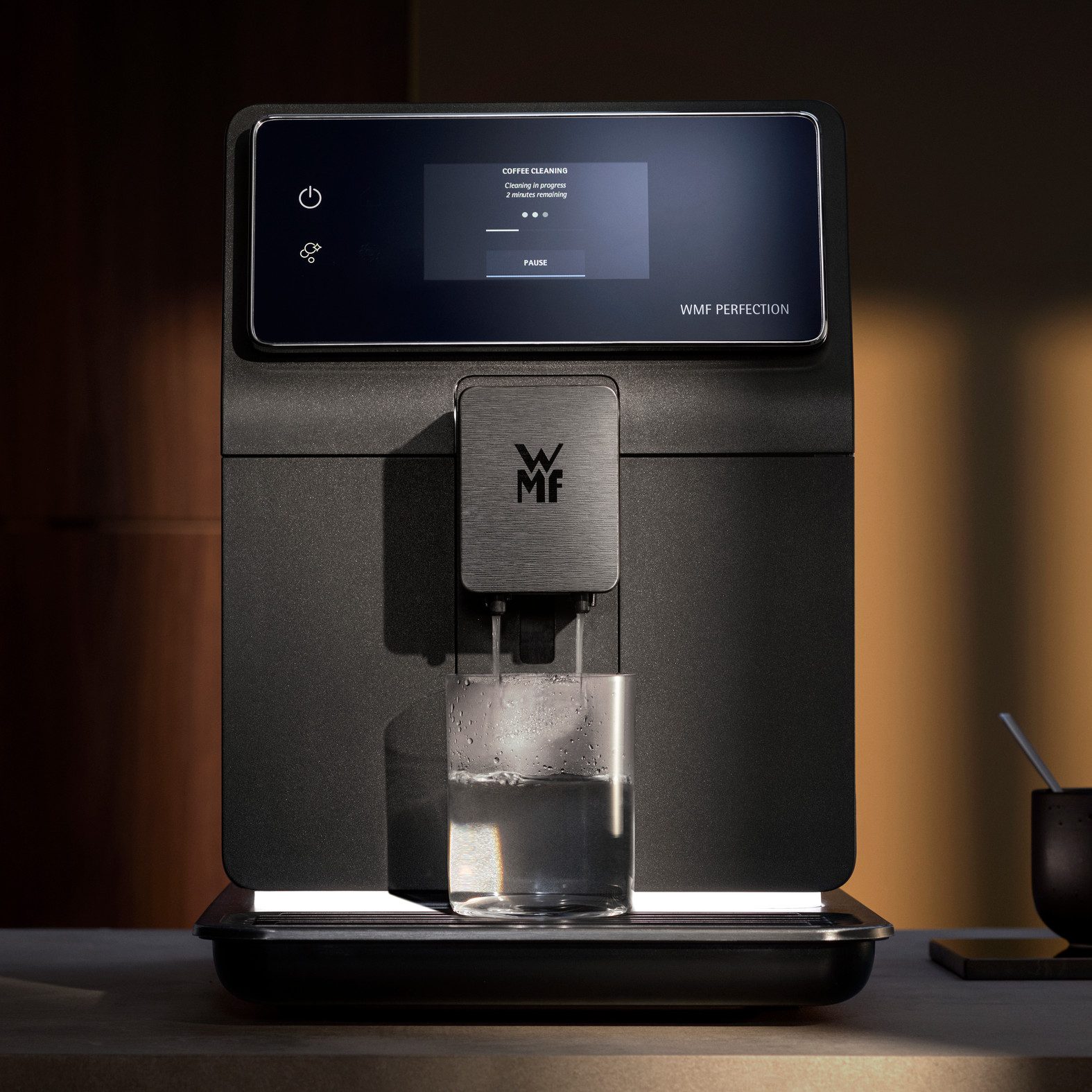 WMF Kaffeevollautomat Perfection 890L CP855815, intuitive Benutzeroberfläche, perfekter Milchschaum, selbstreinigend