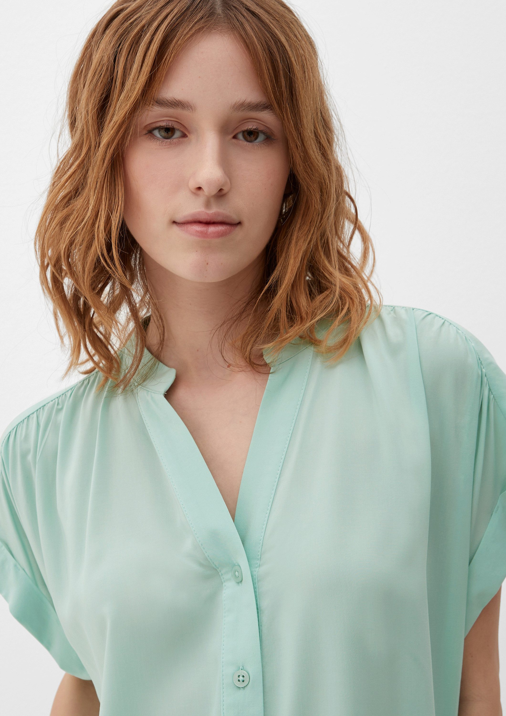 QS Kurzarmbluse Bluse Tunikabluse aus Viskose