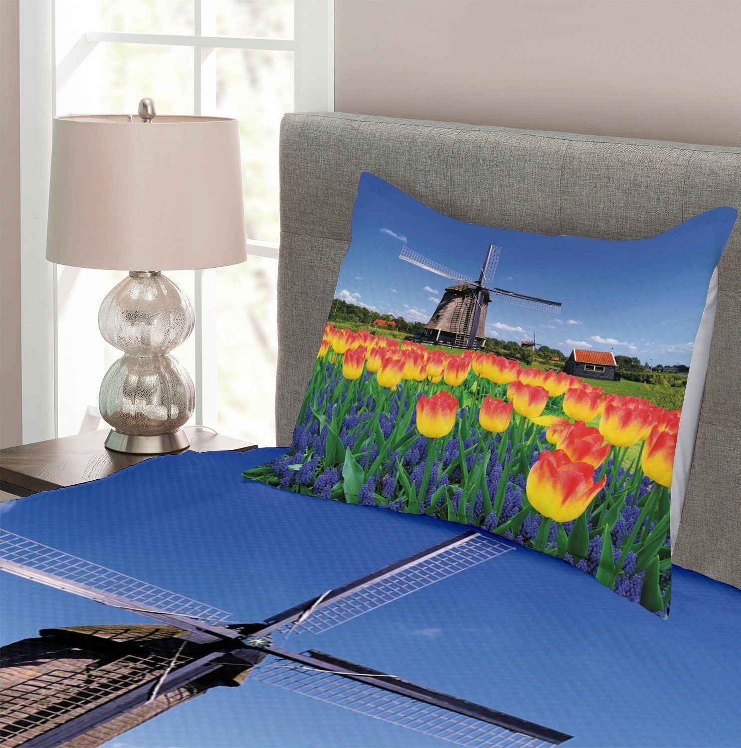 Tagesdecke Set mit Kissenbezügen Tulip Blooming Waschbar, Abakuhaus, Windmill Blume
