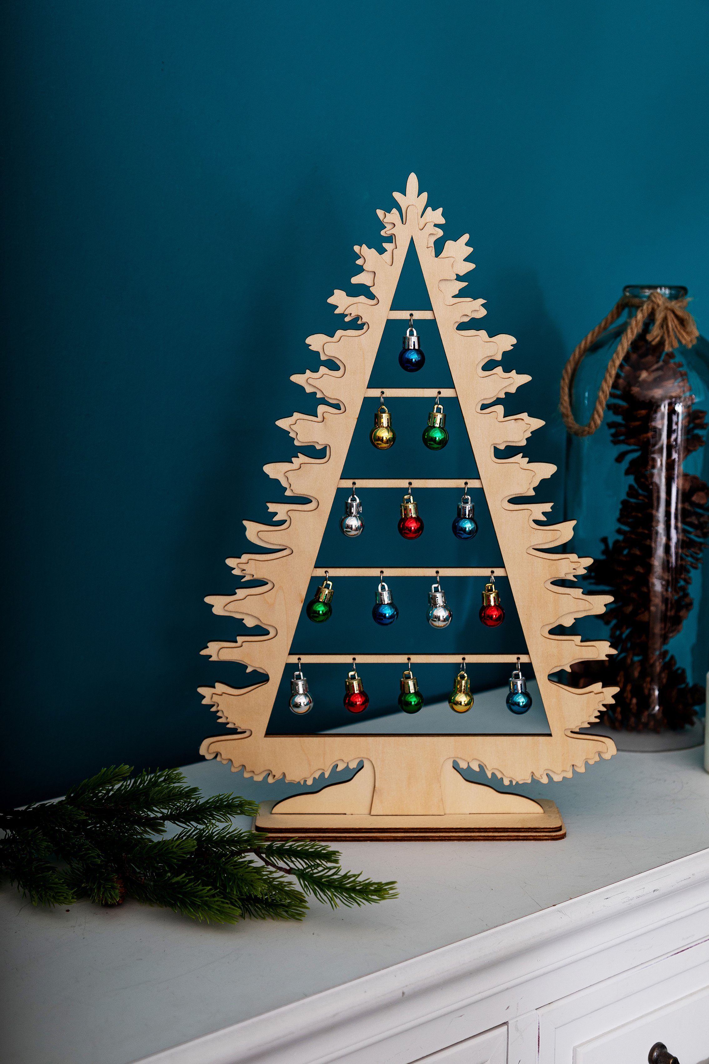 Accessoires 45 St), mit Myflair Höhe Dekobaum Möbel cm aus Weihnachtsdeko Holz, geschmückt Weihnachtskugeln, ca. (1 &