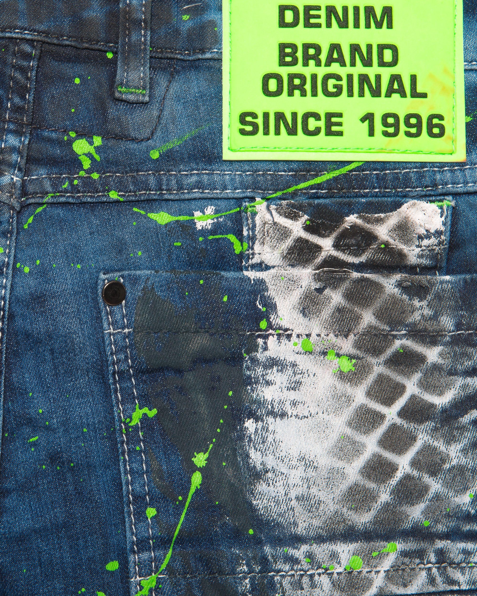 Cipo Hose Herren Aufwendige Slim-fit-Jeans Graffiti Nieten Details mit ausgefallenem neongrünen Design Verarbeitung Baxx mit Jeans und &