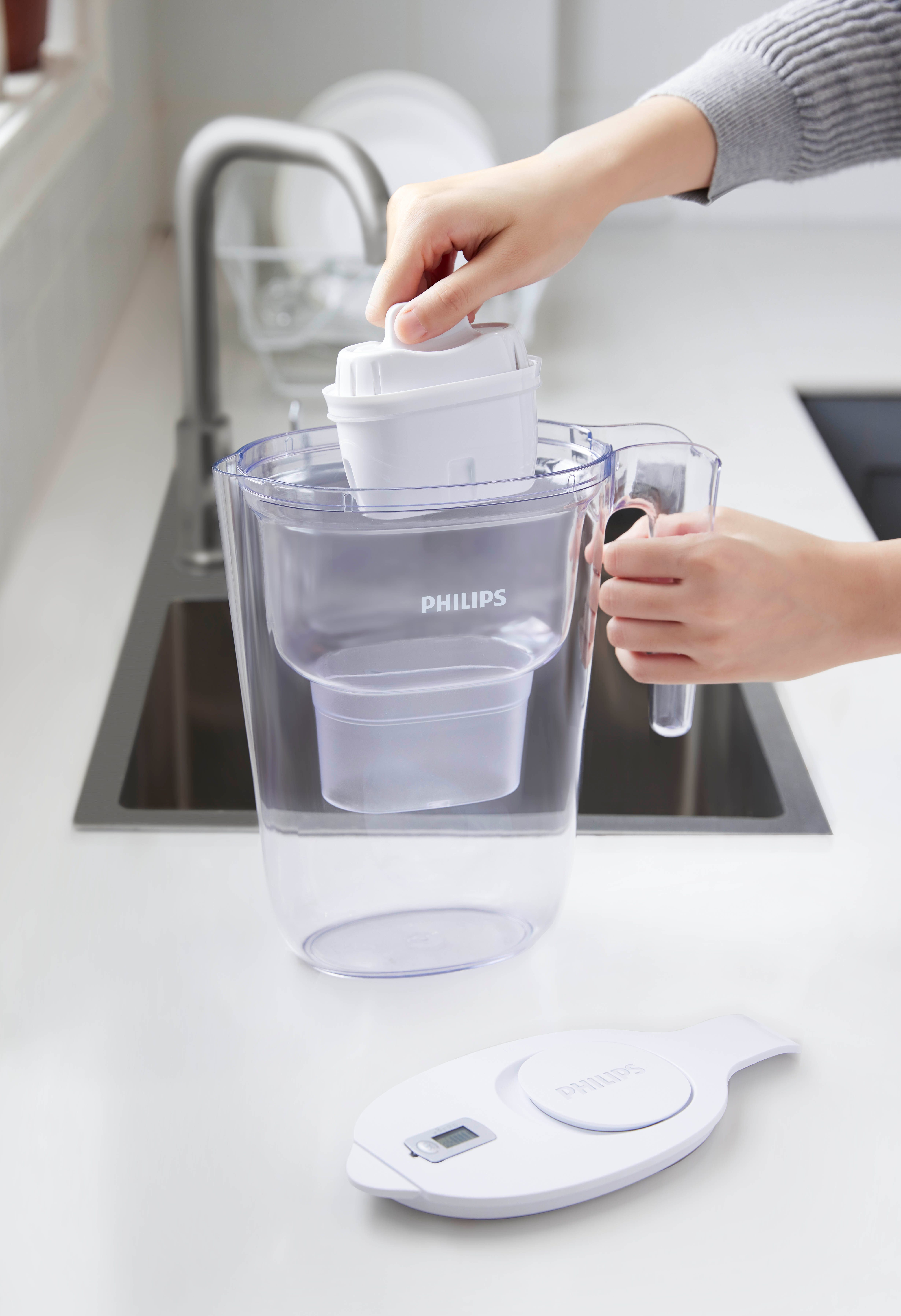 Philips Wasserfilter Philips Wasserfilter-Kanne 2,6L weiß inkl. 12 Filterkartuschen, Zubehör für Geschmack+ AWP210 & Antikalk+ AWP232, Reduziert den TDS Wert