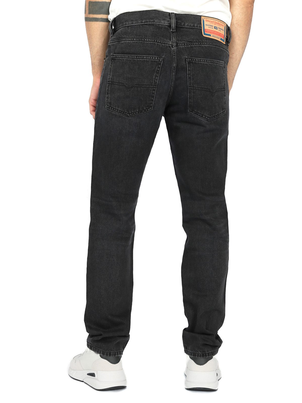 Diesel Straight-Jeans schmale, gerade Beinform - 1995 D-SARK 09B88 günstig online kaufen