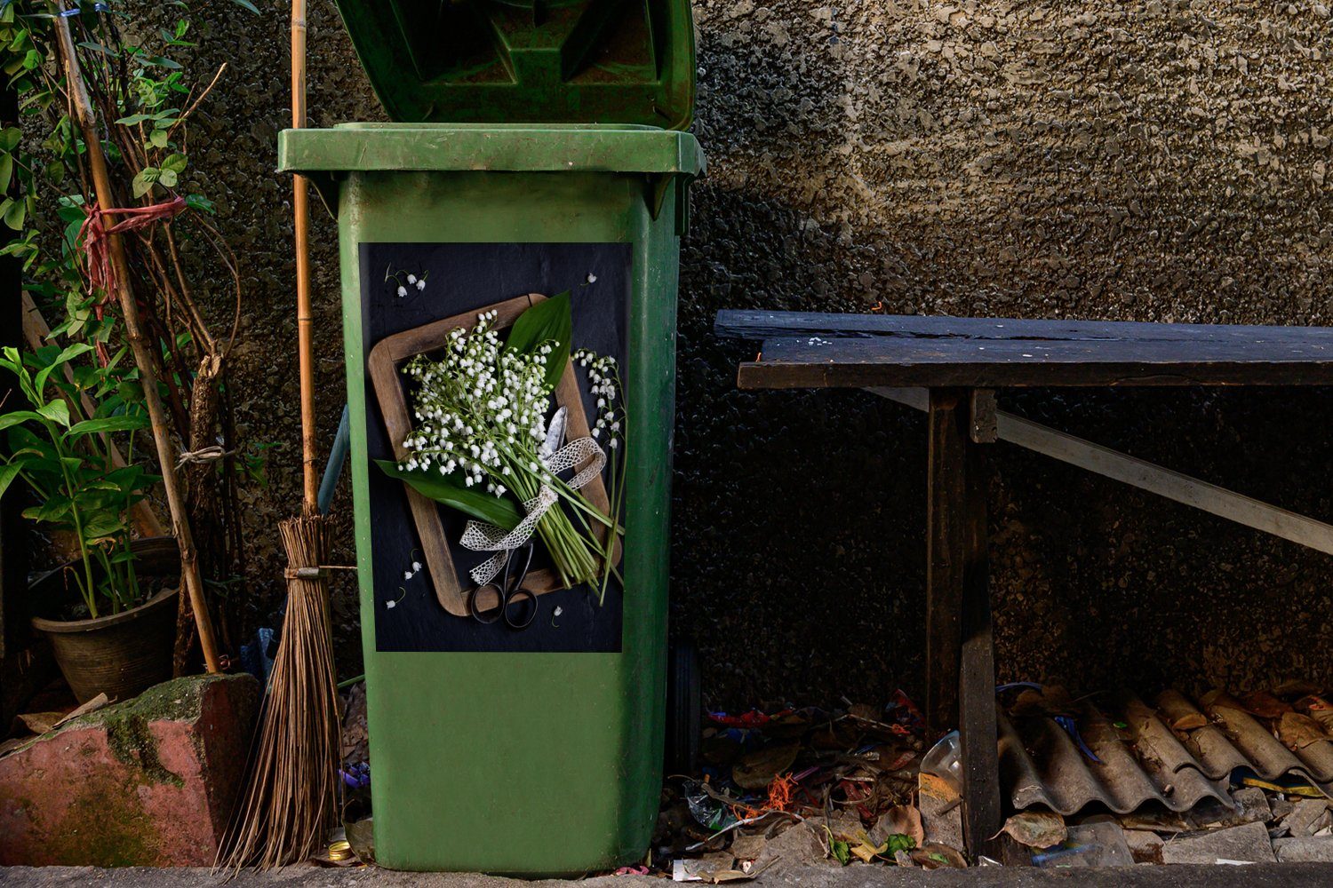 Mülltonne, St), MuchoWow Strauß Ein Maiglöckchen Mülleimer-aufkleber, Abfalbehälter Wandsticker (1 Container, Sticker,