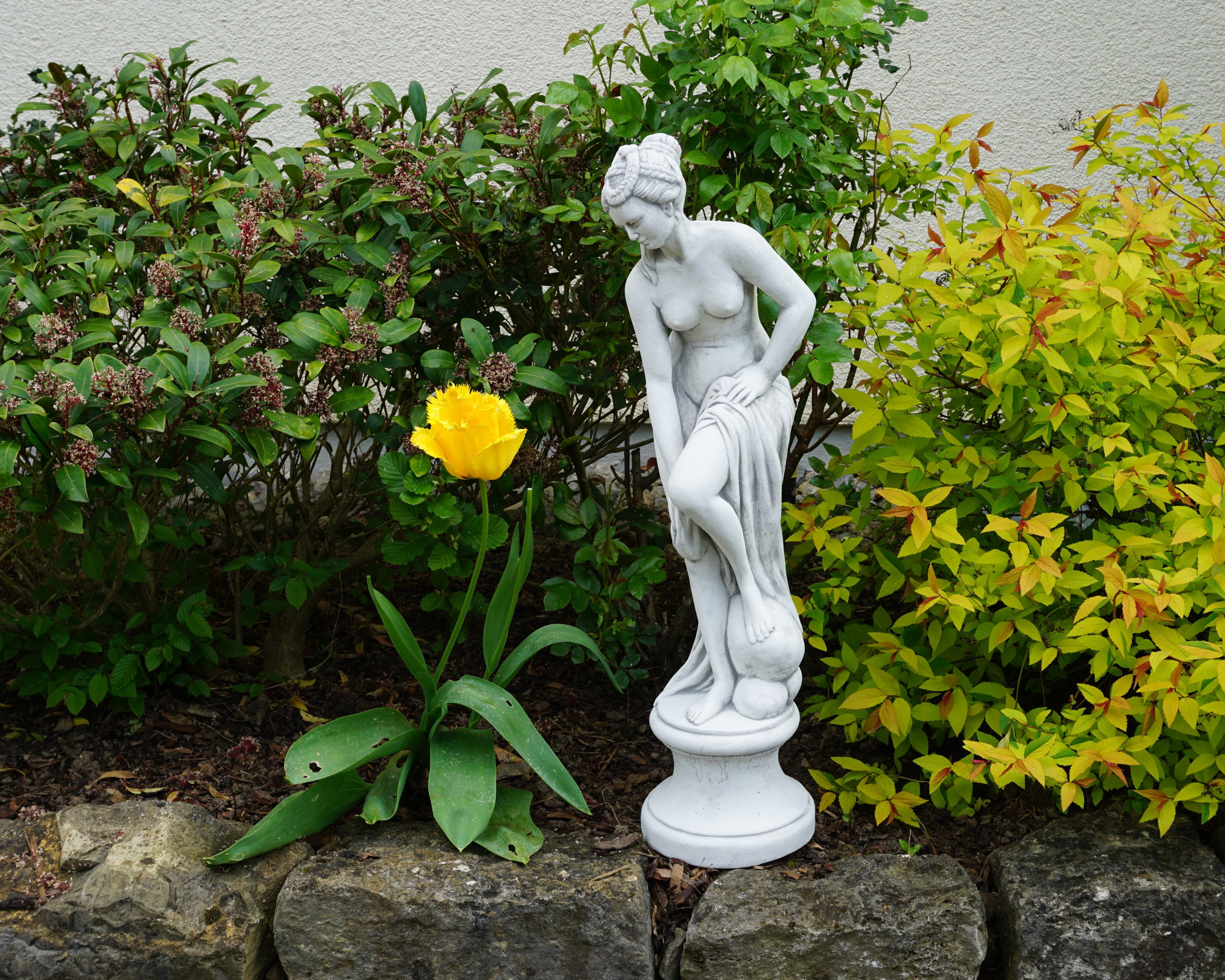 gartendekoparadies.de Gartenfigur Statue "Badende Venus" Steinfigur, H. 75 cm, 19 kg, Frostsicher