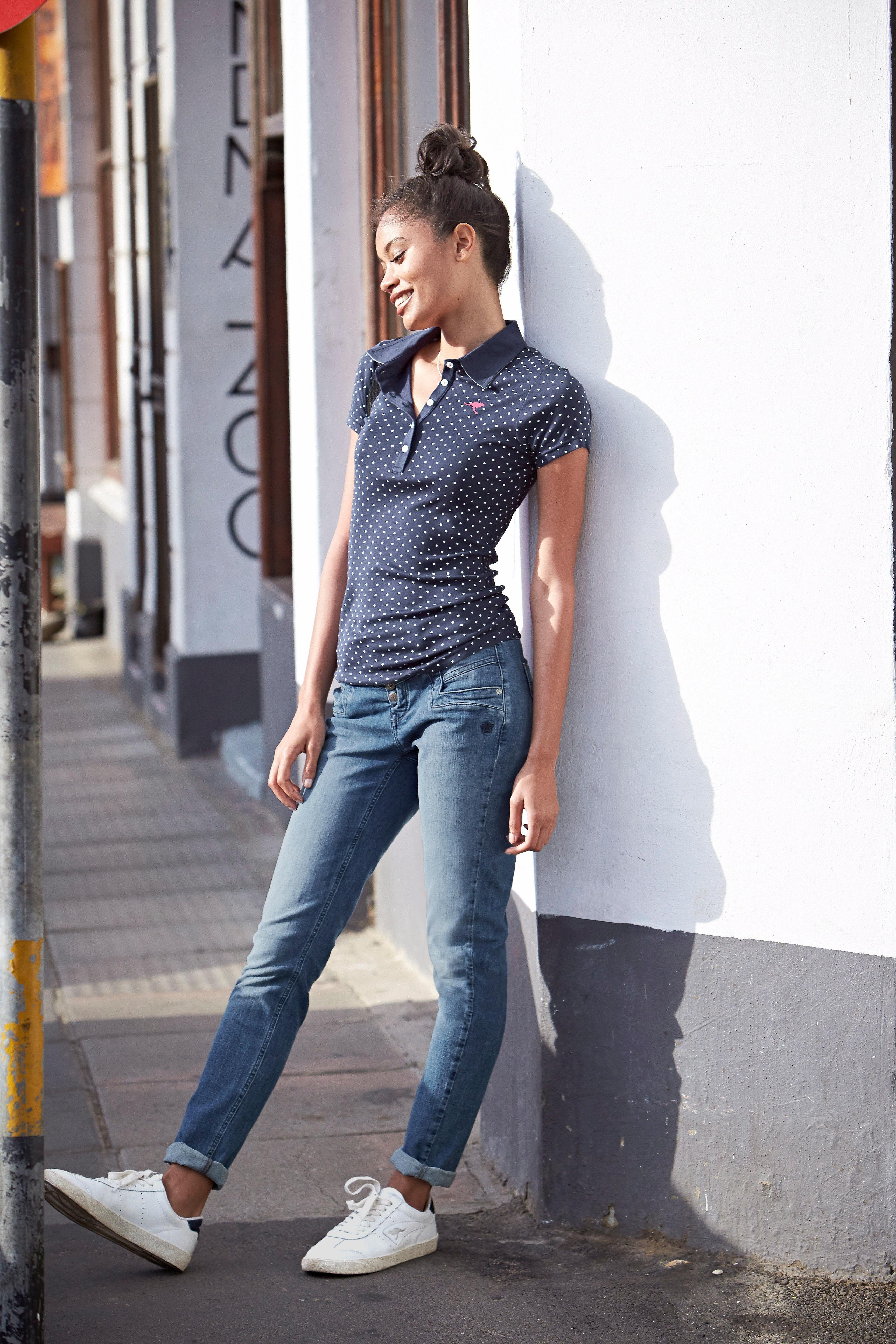 KangaROOS Poloshirt figurbetonter Schnitt, bedrucktes Punkte-Motiv, Hemdblusenkragen