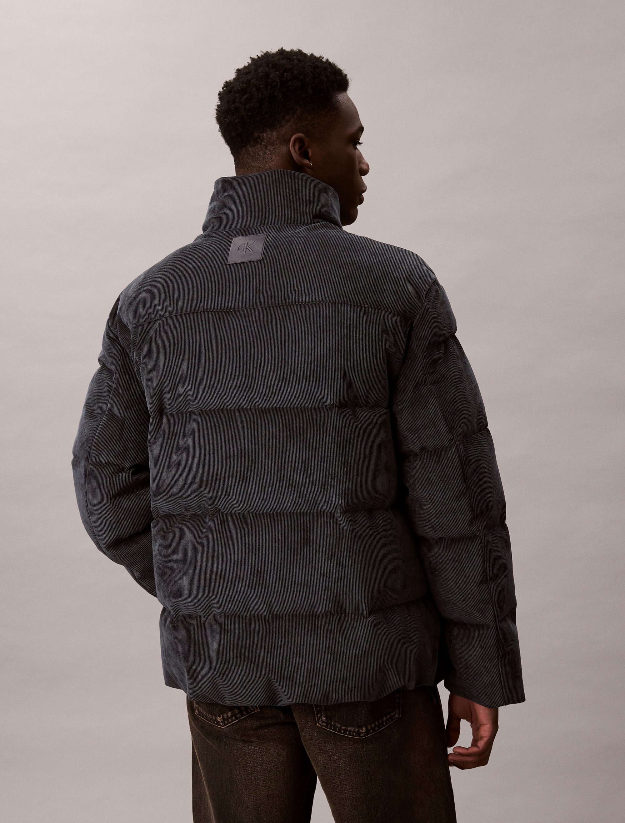Calvin Klein Jeans Cordjacke LS CORDUROY MID WT PUFFER JACKET Mit Rundhalsausschnitt, regular fit