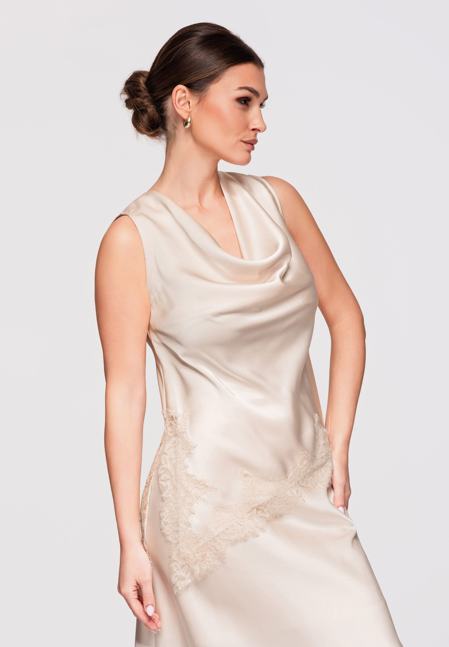 OMBRE Kurzarmbluse Satin Bluse Asymmetrisch Elegant Beige S (kein Set, 1-tlg) Asymmetrischer Saum, Spitze