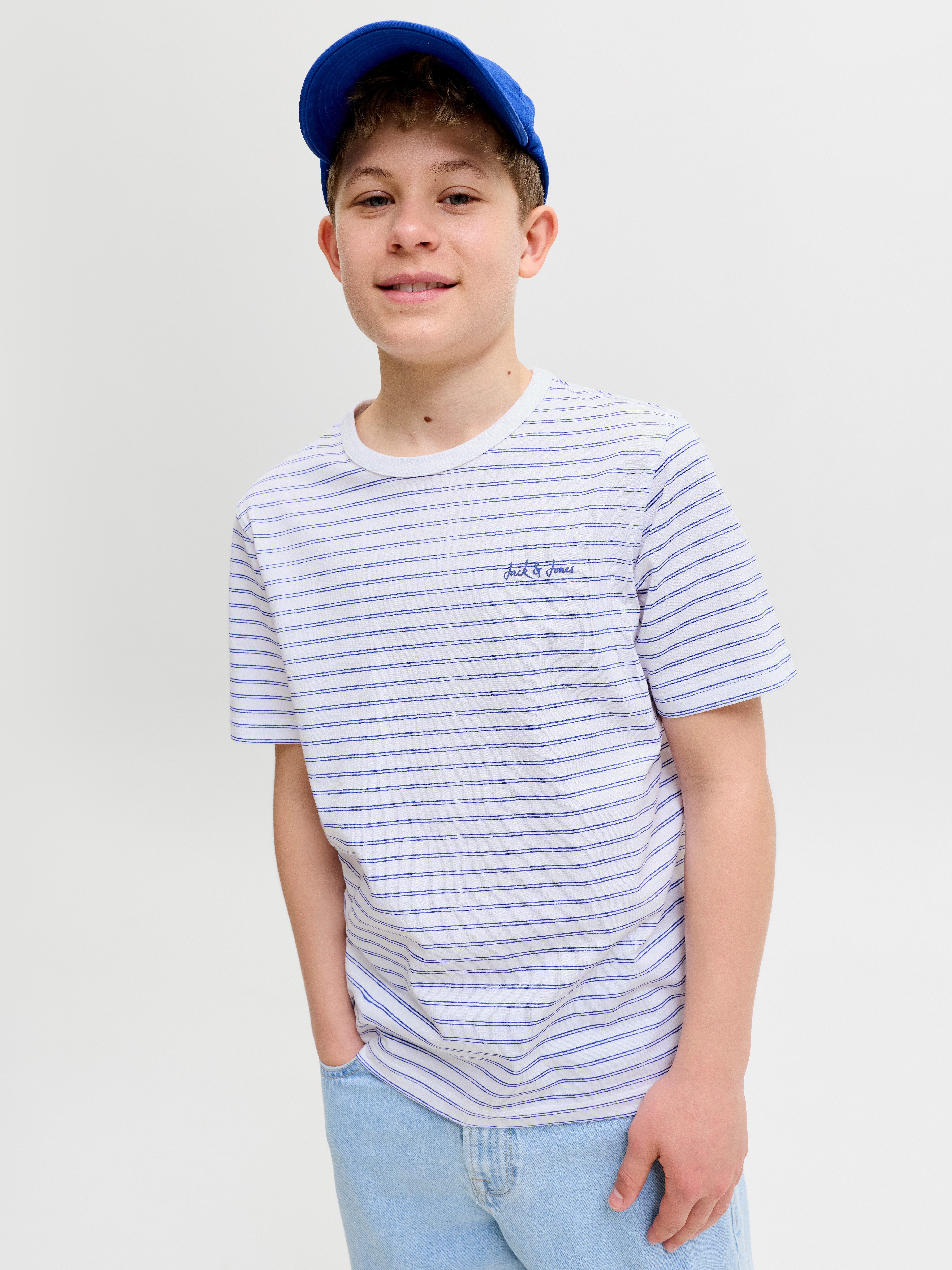 Jack & Jones Junior T-Shirt JJDEVIN DAYTONA STRIPED TEE SS CN JNR mit dezenter Logostickerei