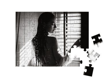 puzzleYOU Puzzle Sexy Art Fotografie schwarz-weiß: Unter der Dusche, 48 Puzzleteile, puzzleYOU-Kollektionen Erotik