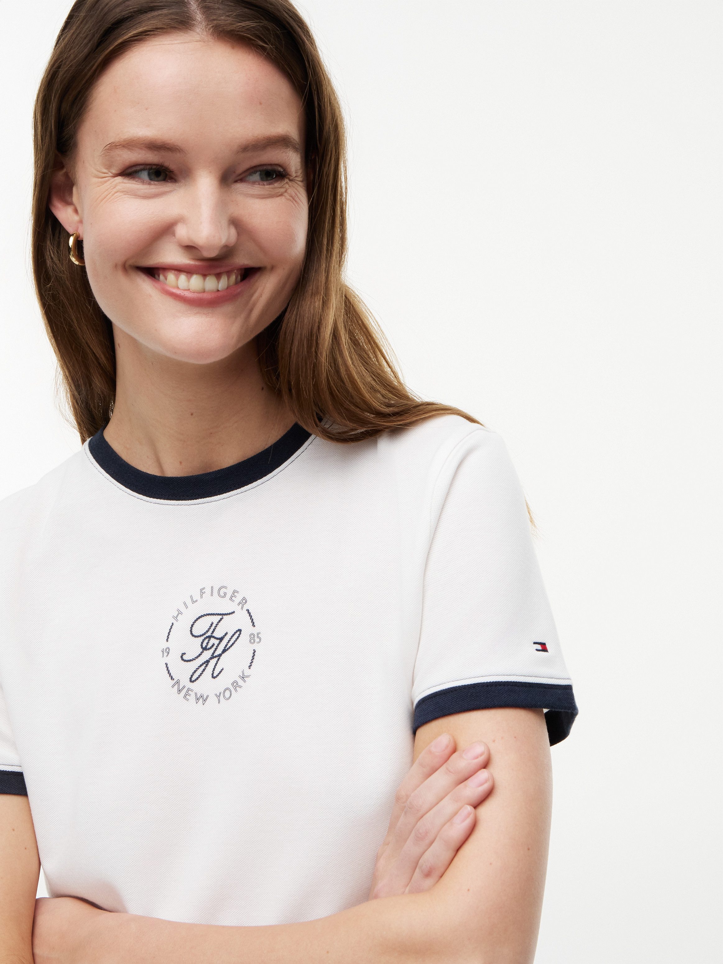 Tommy Hilfiger Kurzarmshirt TH ROUNDAL REG C-NK SS TEE mit kontrastfarbenen Bündchen