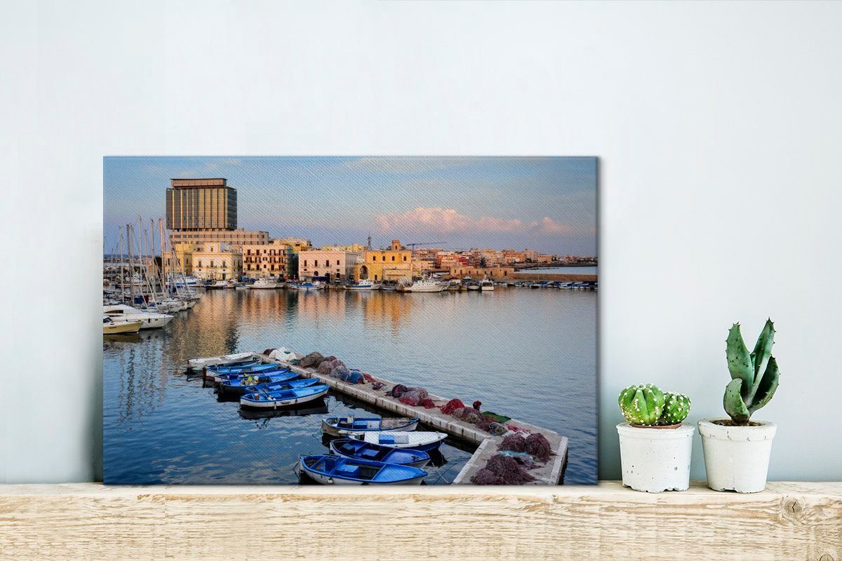 OneMillionCanvasses® Leinwandbild Der Hafen von Gallipoli in mit vielen (1 Wanddeko, St), 30x20 cm Leinwandbilder, Booten Aufhängefertig, Italien, Wandbild