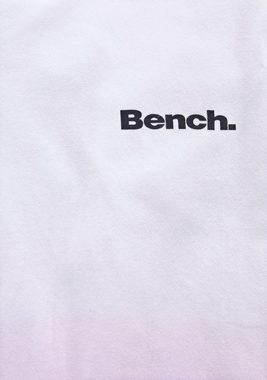 Bench. Langarmshirt mit modischem Farbverlauf und Rückendruck