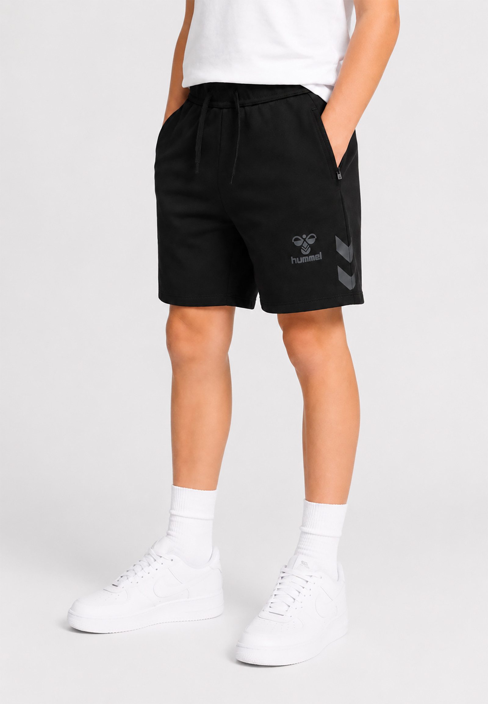 hummel Shorts Sportlicher Look Kordelzug Logo Print Reißtasche Bund (1-tlg) hmlCIMA 2.0 SHORTS KIDS