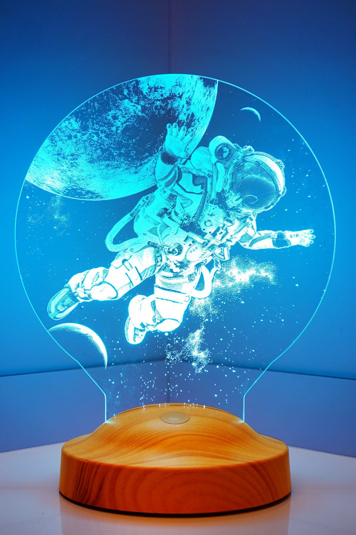 Geschenk 7 Weihnachtsgeschenk Geschenkelampe Farben Farbwechsel, 3D Kinder Jungen, LED Nachttischlampe fest integriert, für Figur Leuchte Astronaut Gravur für Gravity