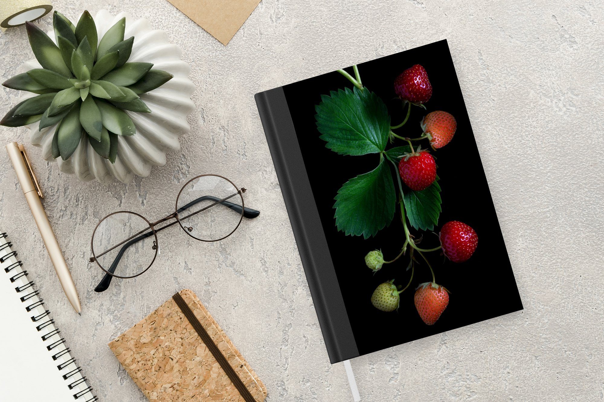 Notizbuch Erdbeerpflanze Journal, Haushaltsbuch Hintergrund, MuchoWow auf Merkzettel, Notizheft, schwarzem Tagebuch, Eine A5, Seiten, 98