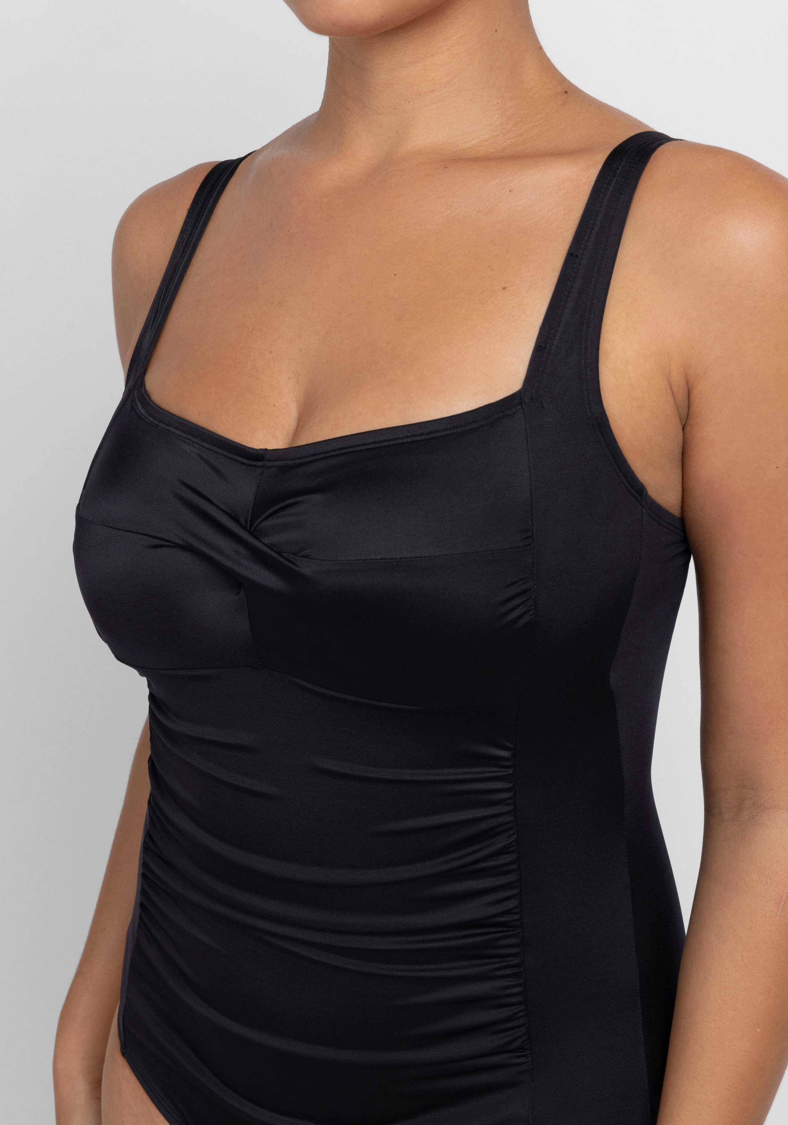 Dorina Badeanzug Fiji Raffungen vorn, leicht gepolstert, leichter Shaping-Effekt